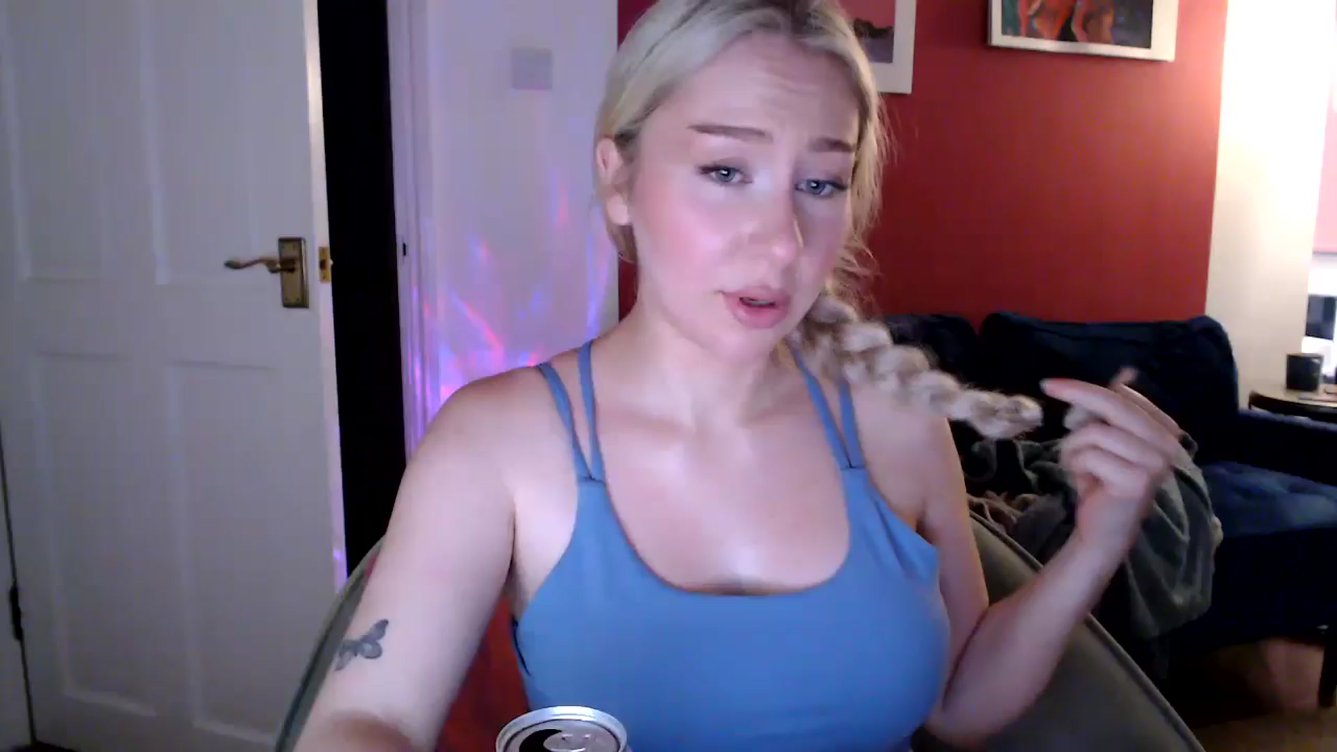 Gallery image thumbnail from PetiteAvax's myfreecams stream on, 08/18/2024, 19:38 image 16 of 20