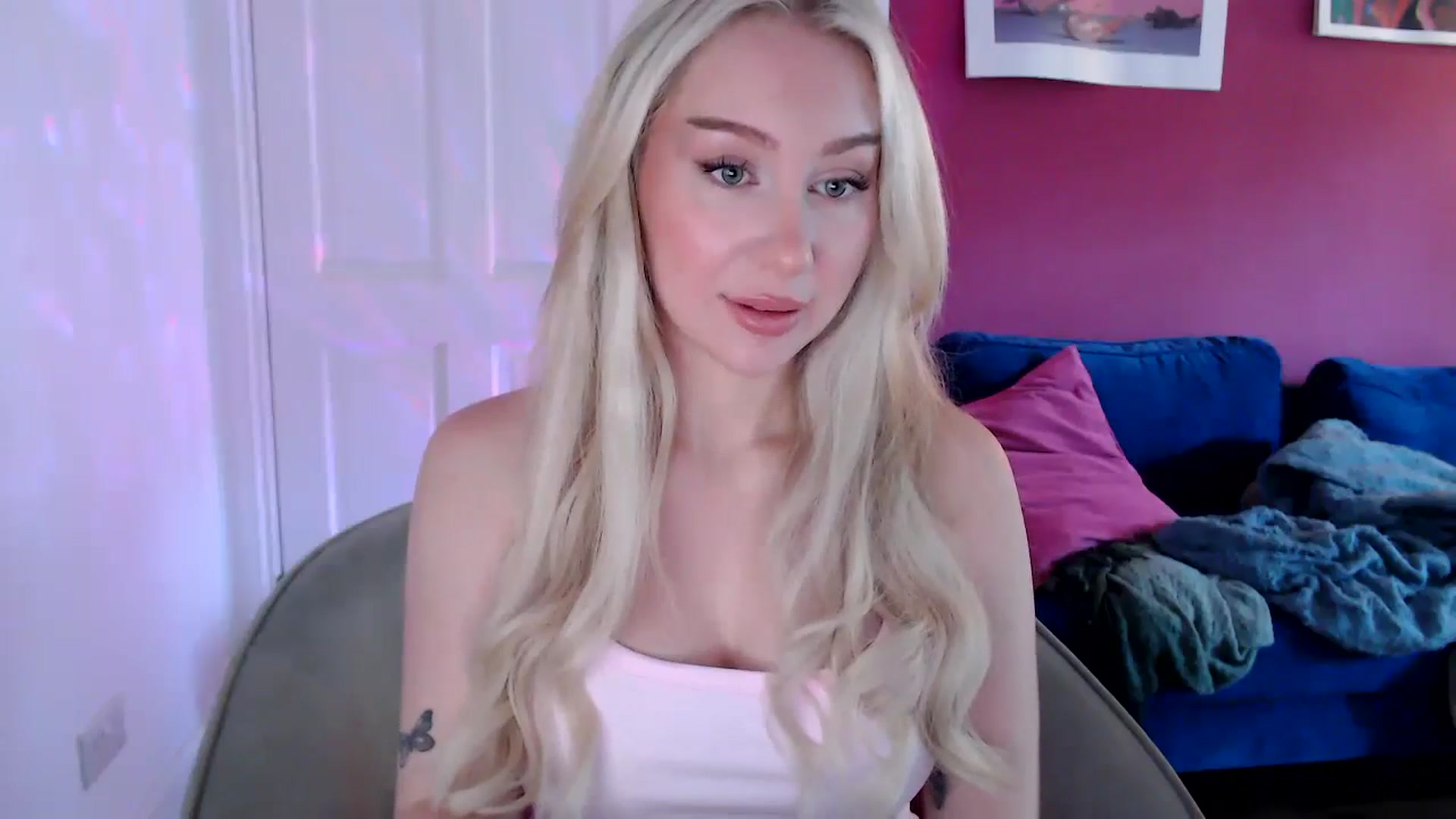 Gallery image thumbnail from PetiteAvax's myfreecams stream on, 08/21/2024, 09:05 image 19 of 20