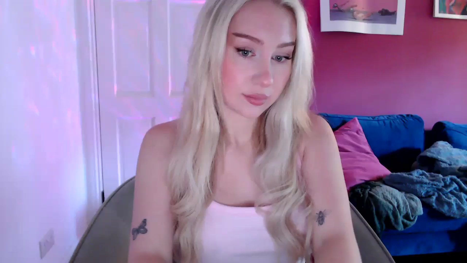 Gallery image thumbnail from PetiteAvax's myfreecams stream on, 08/21/2024, 09:05 image 1 of 20