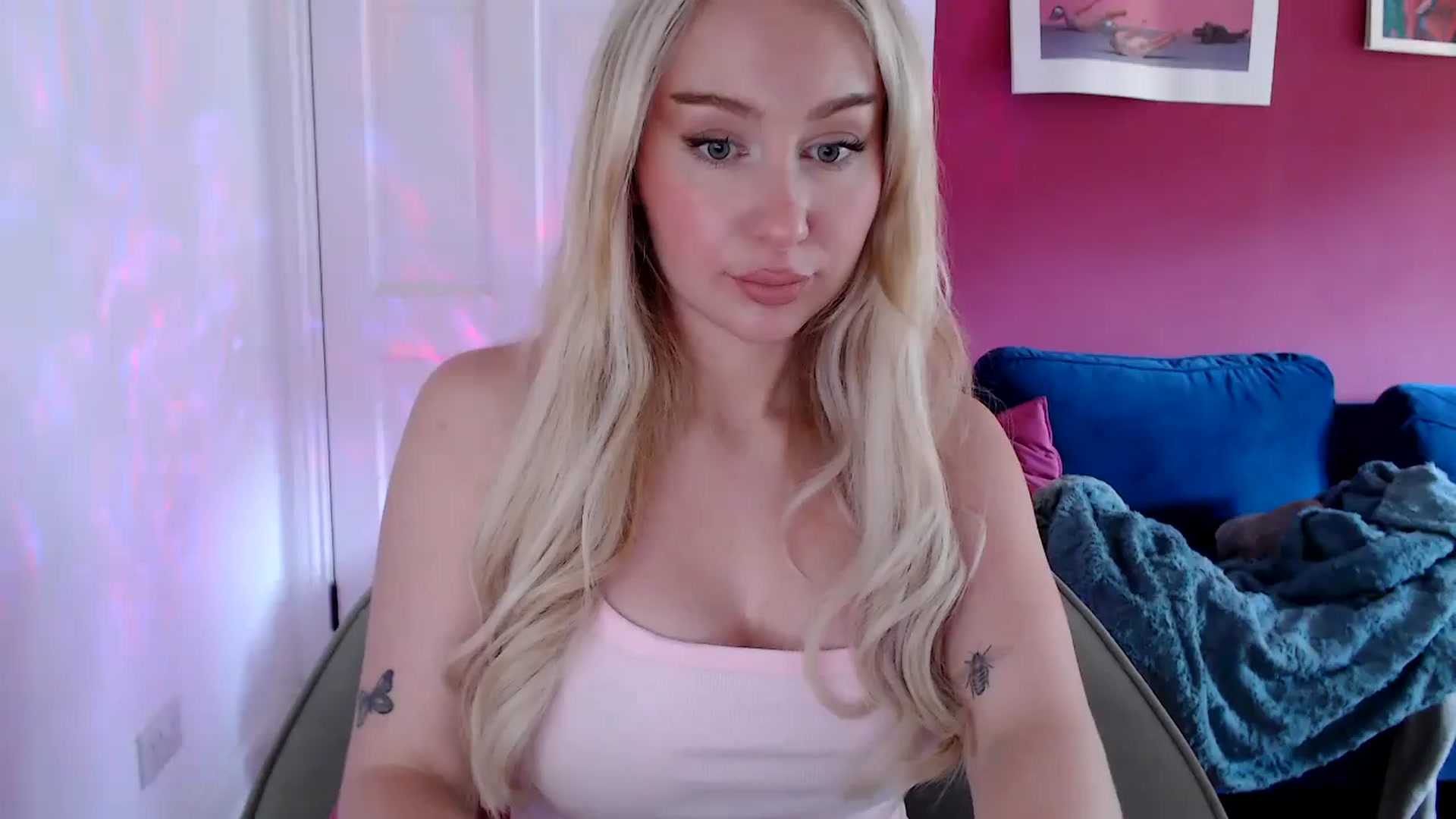 Gallery image thumbnail from PetiteAvax's myfreecams stream on, 08/21/2024, 14:15 image 17 of 20