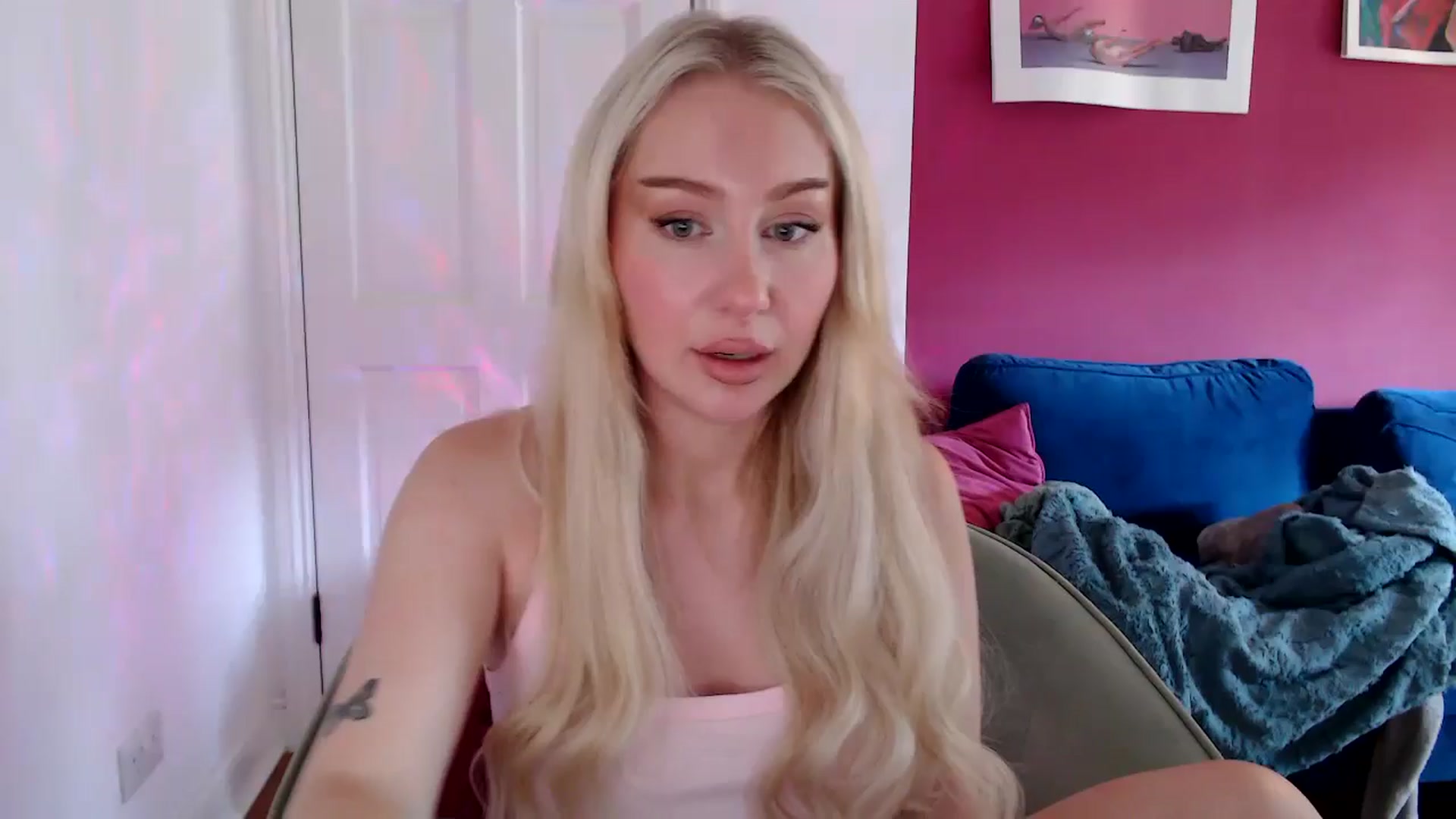 Gallery image thumbnail from PetiteAvax's myfreecams stream on, 08/21/2024, 14:15 image 2 of 20