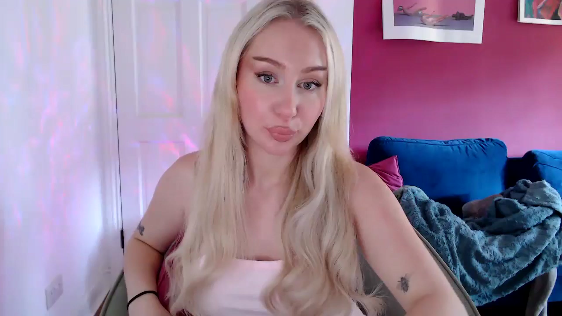 Gallery image thumbnail from PetiteAvax's myfreecams stream on, 08/21/2024, 14:15 image 1 of 20