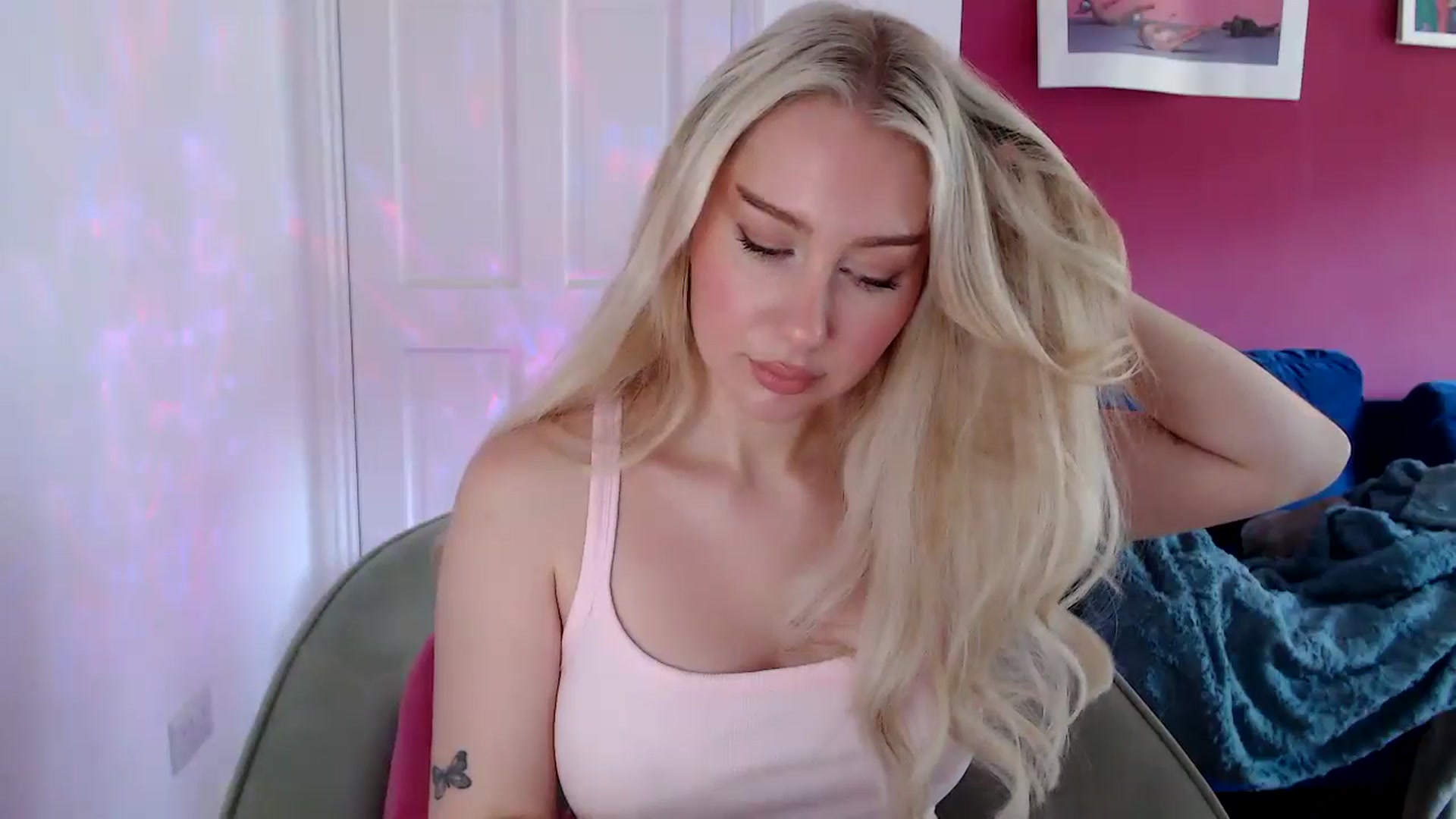 Gallery image thumbnail from PetiteAvax's myfreecams stream on, 08/21/2024, 14:53 image 2 of 20