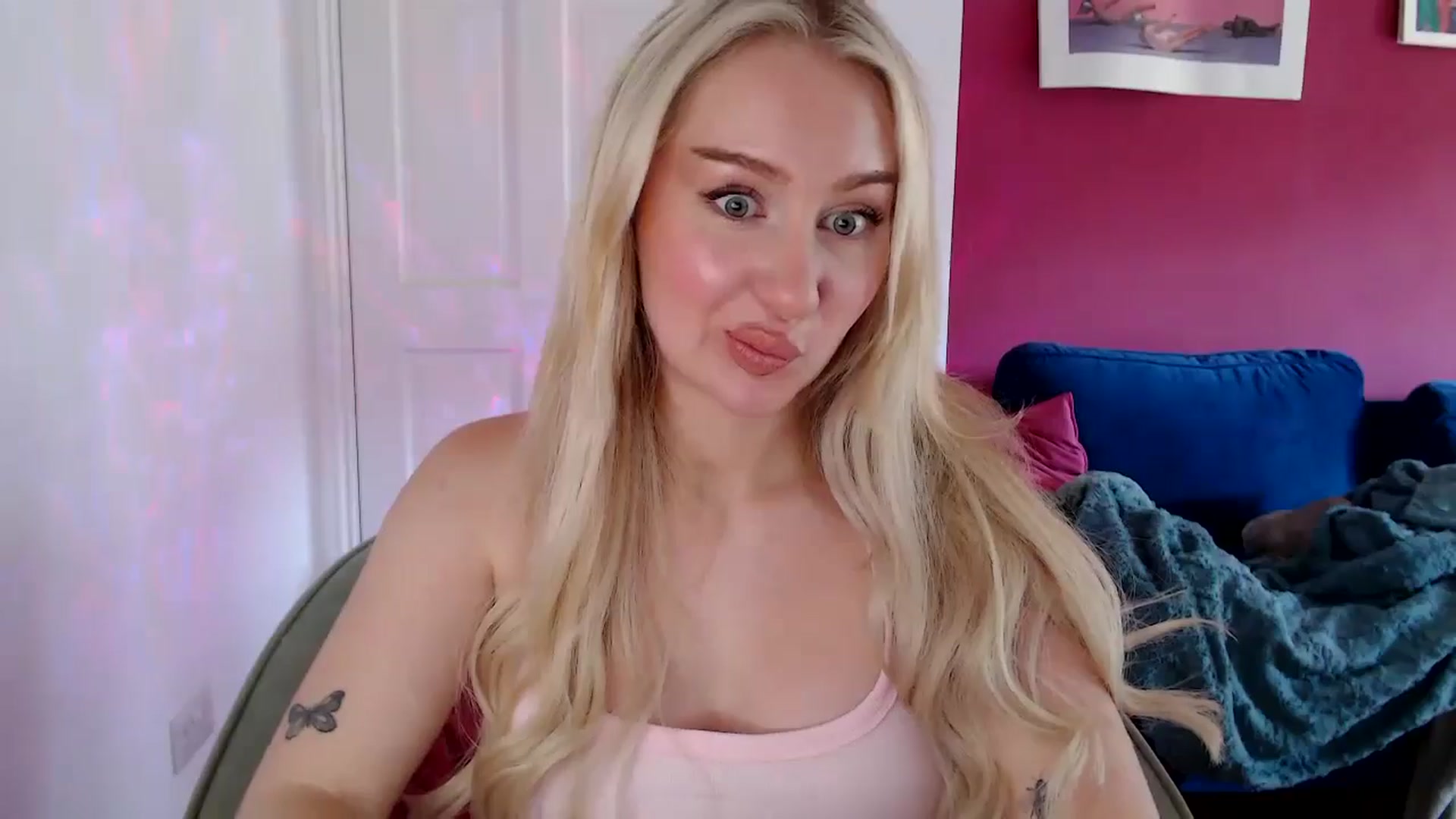 Gallery image thumbnail from PetiteAvax's myfreecams stream on, 08/21/2024, 14:53 image 4 of 20