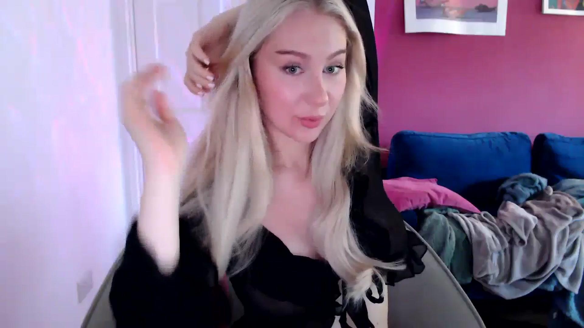 Gallery image thumbnail from PetiteAvax's myfreecams stream on, 08/22/2024, 09:23 image 19 of 20