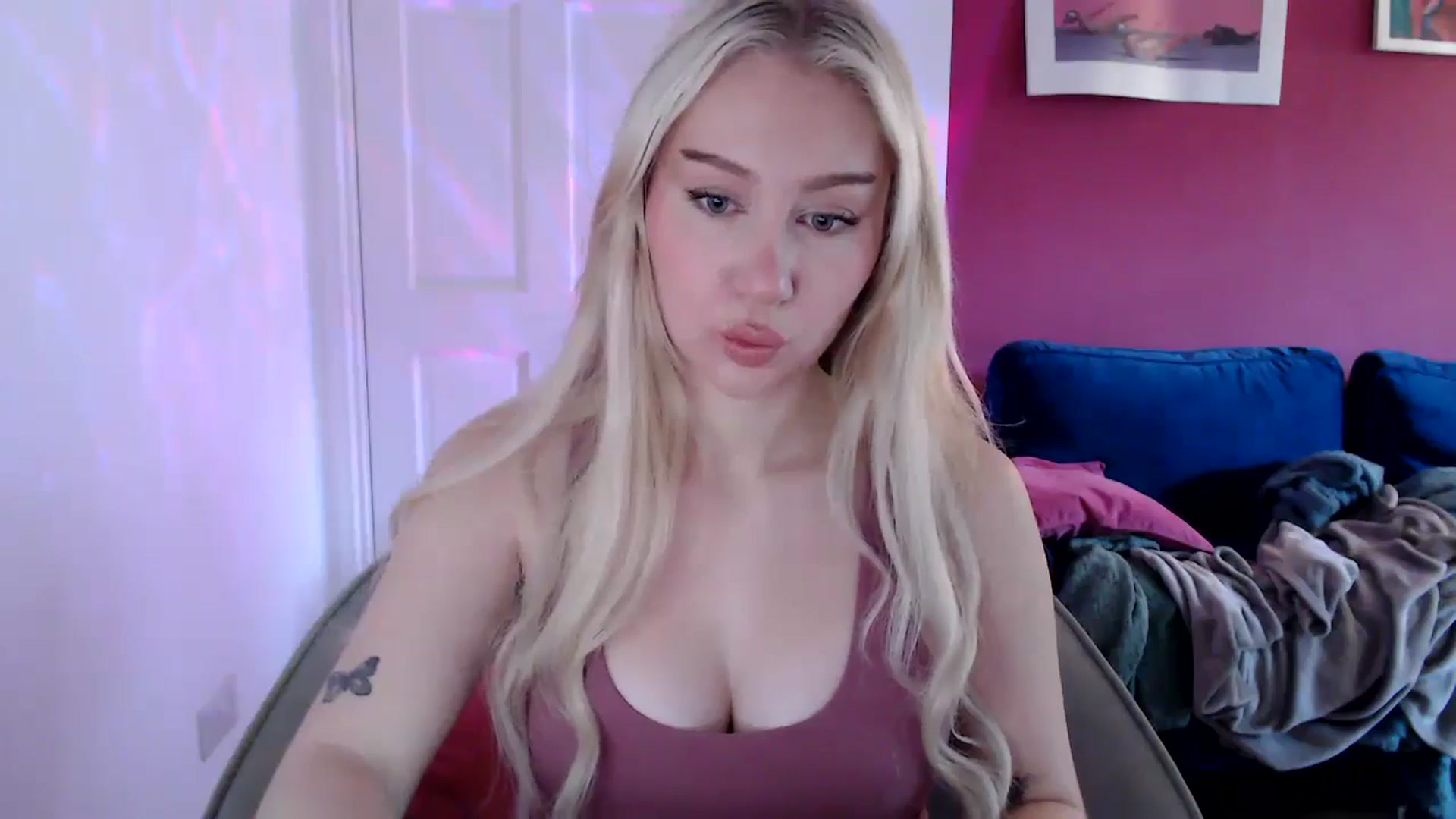 Gallery image thumbnail from PetiteAvax's myfreecams stream on, 08/22/2024, 09:23 image 5 of 20