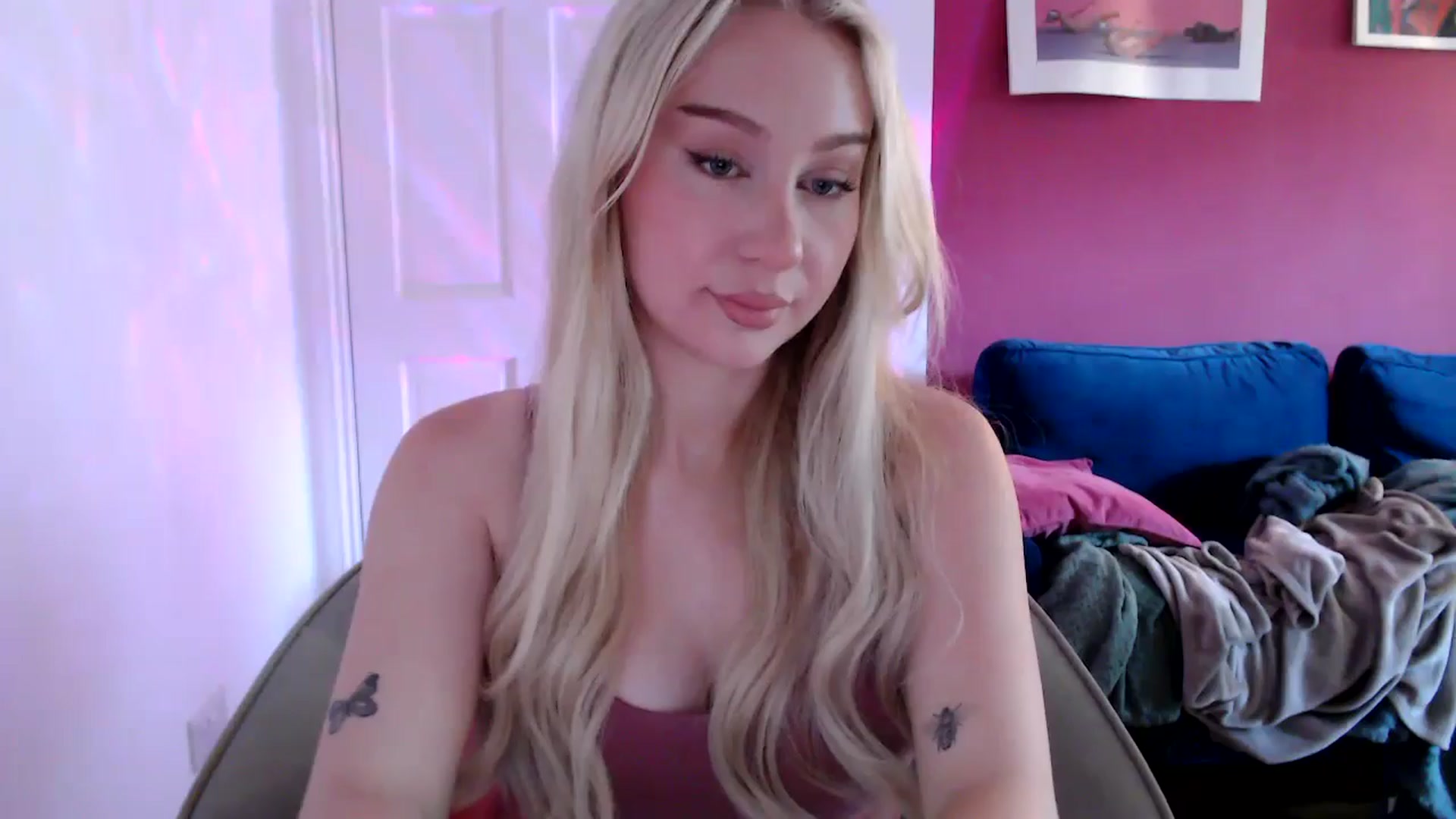 Gallery image thumbnail from PetiteAvax's myfreecams stream on, 08/22/2024, 09:23 image 3 of 20