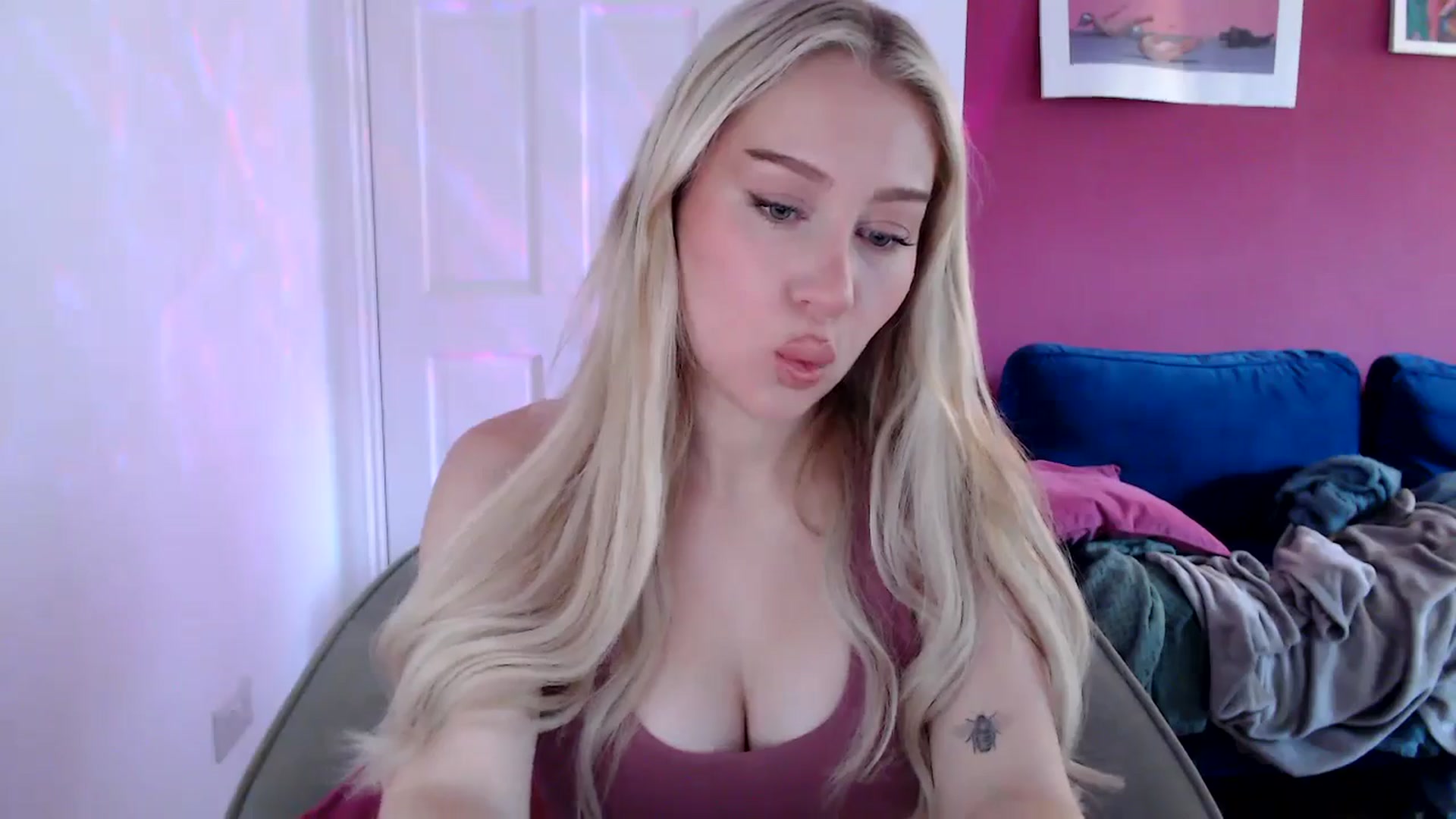 Gallery image thumbnail from PetiteAvax's myfreecams stream on, 08/22/2024, 09:23 image 7 of 20