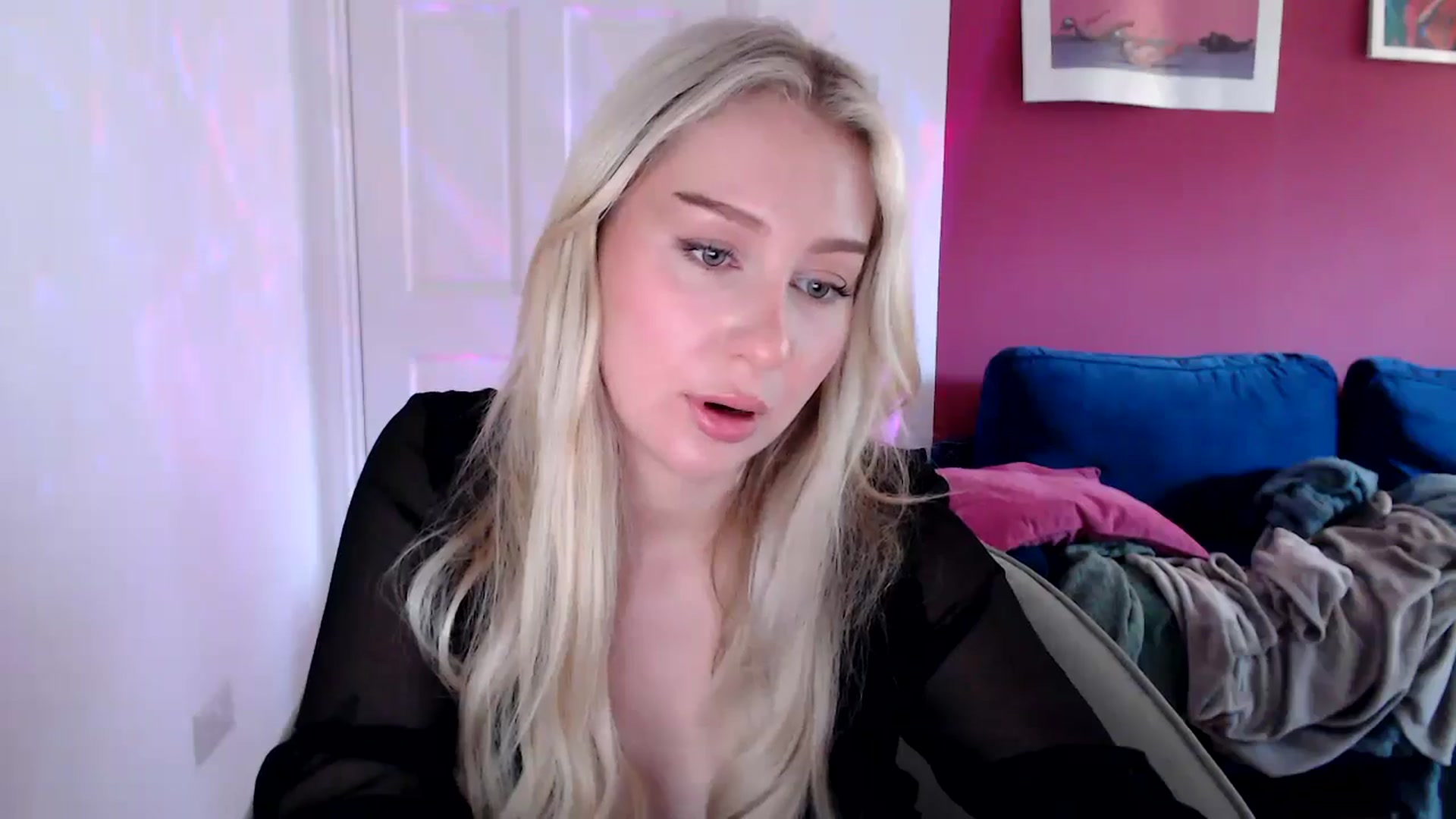 Gallery image thumbnail from PetiteAvax's myfreecams stream on, 08/22/2024, 10:47 image 14 of 20