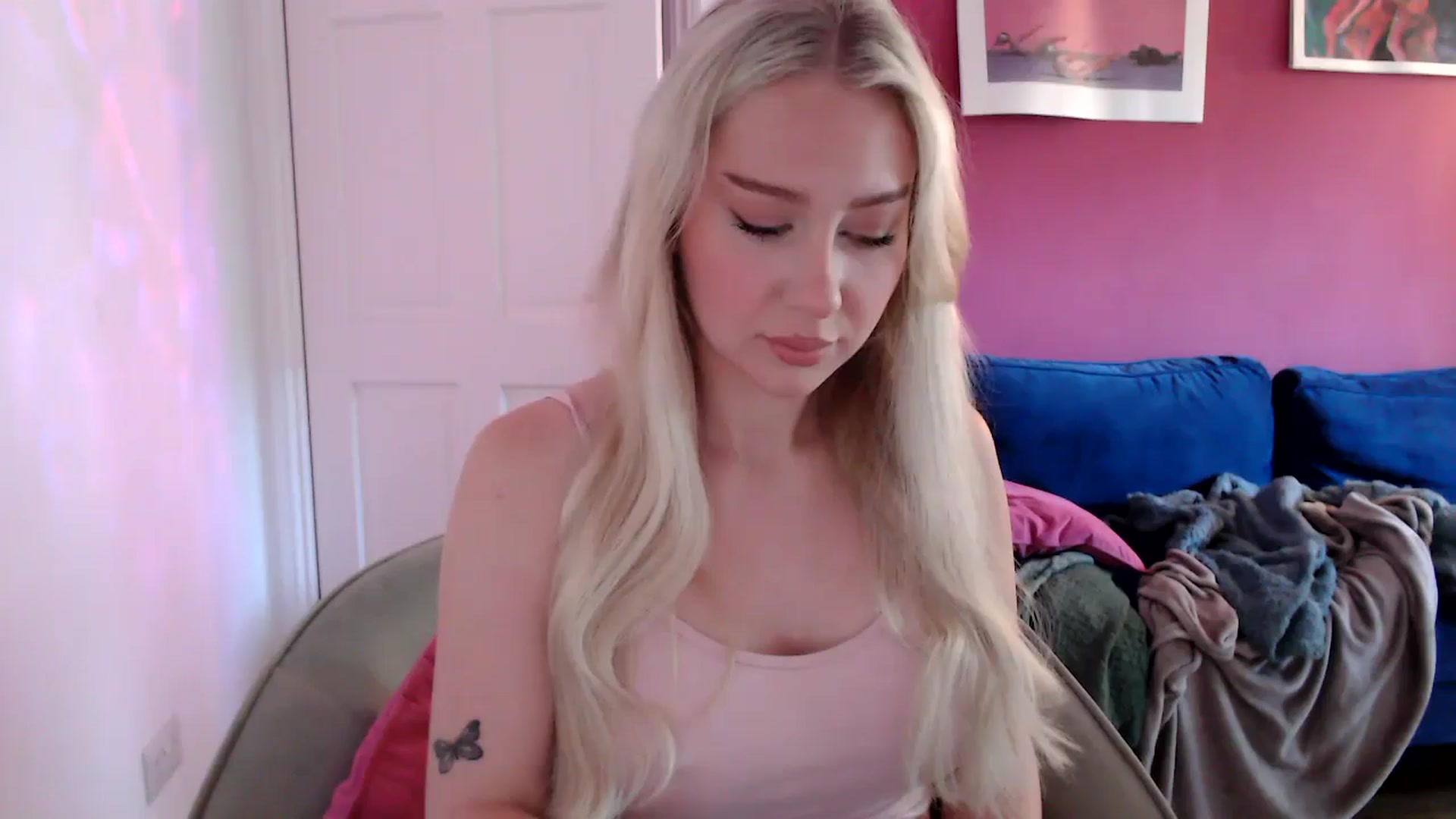 Gallery image thumbnail from PetiteAvax's myfreecams stream on, 08/23/2024, 08:28 image 1 of 20