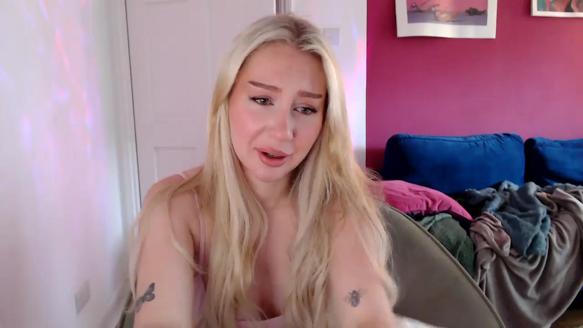 Gallery image thumbnail from PetiteAvax's myfreecams stream on, 08/23/2024, 09:38 image 4 of 20