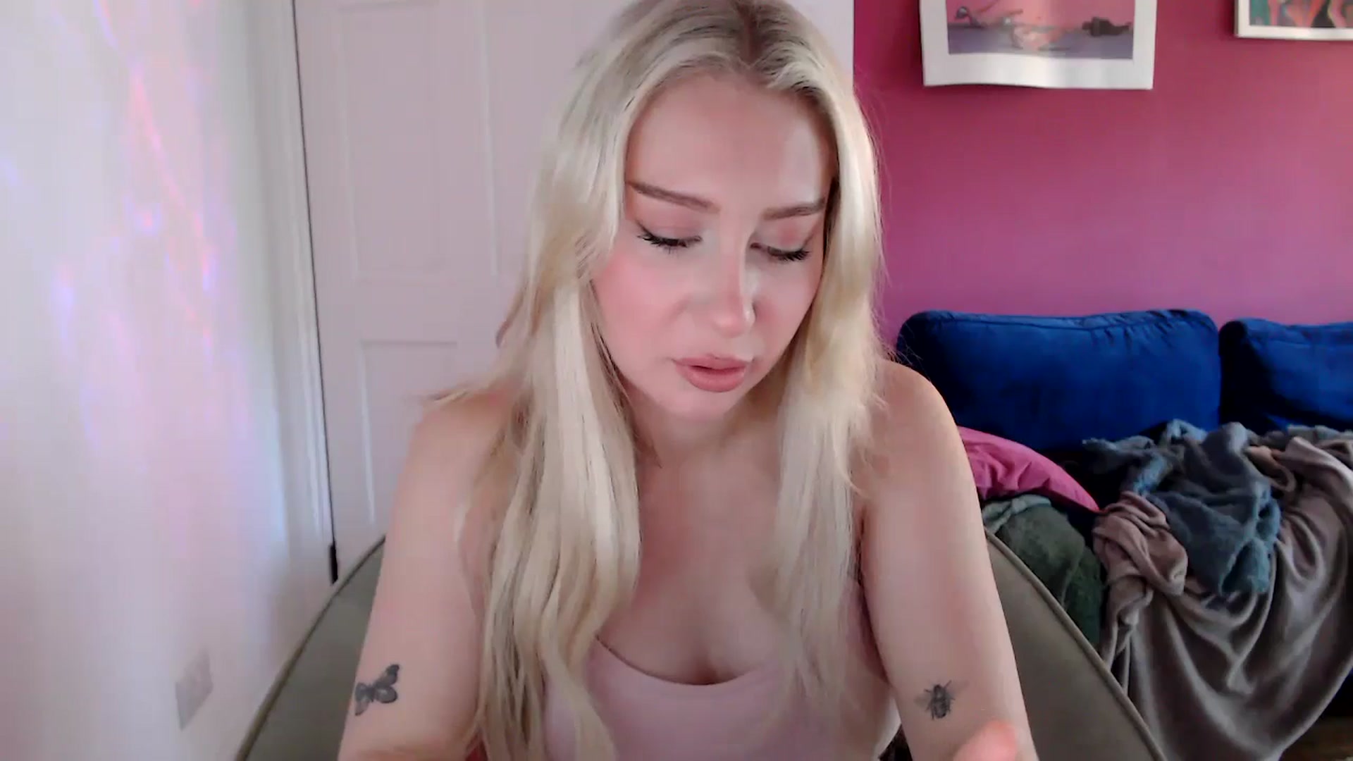 Gallery image thumbnail from PetiteAvax's myfreecams stream on, 08/23/2024, 09:38 image 10 of 20