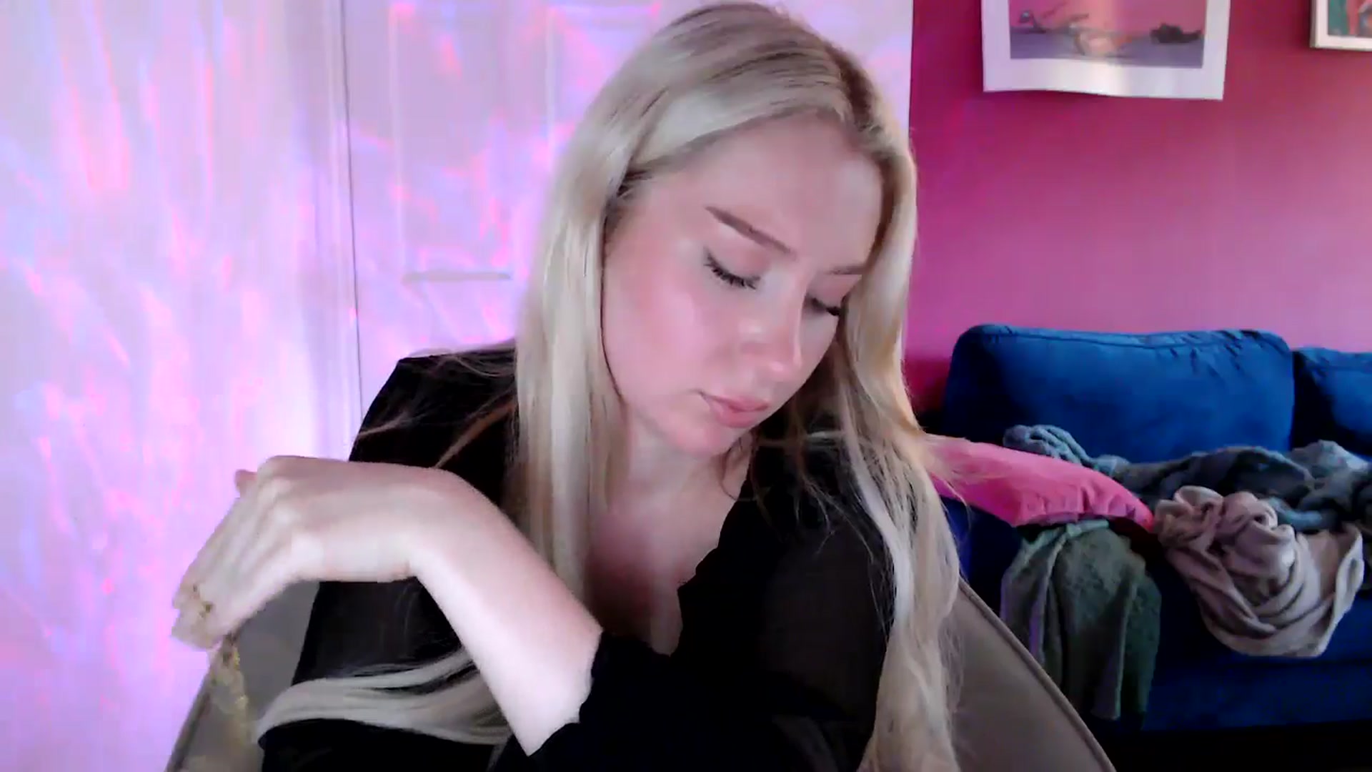Gallery image thumbnail from PetiteAvax's myfreecams stream on, 08/23/2024, 18:28 image 18 of 20
