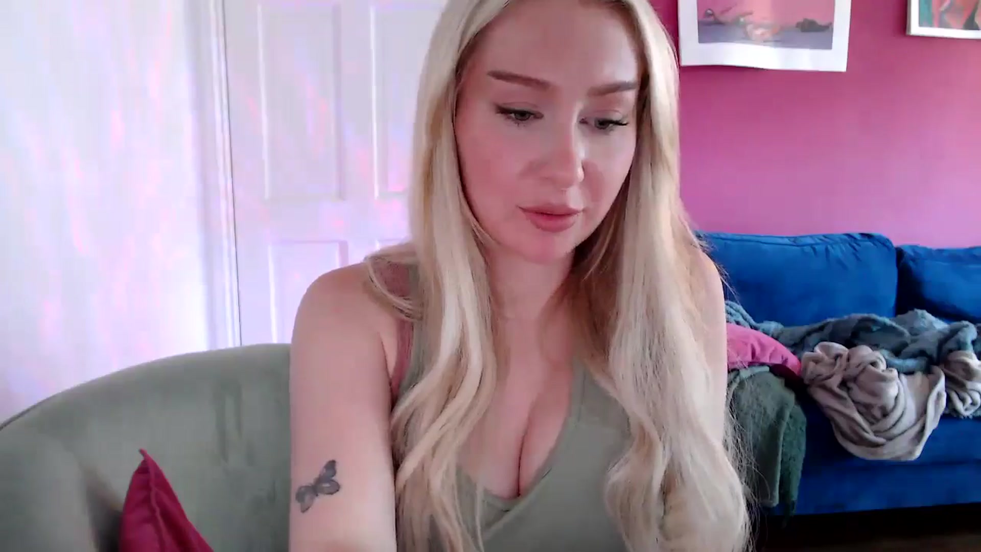 Gallery image thumbnail from PetiteAvax's myfreecams stream on, 08/23/2024, 18:28 image 7 of 20