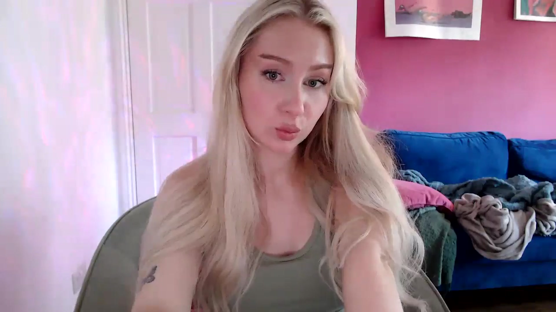 Gallery image thumbnail from PetiteAvax's myfreecams stream on, 08/23/2024, 18:28 image 2 of 20