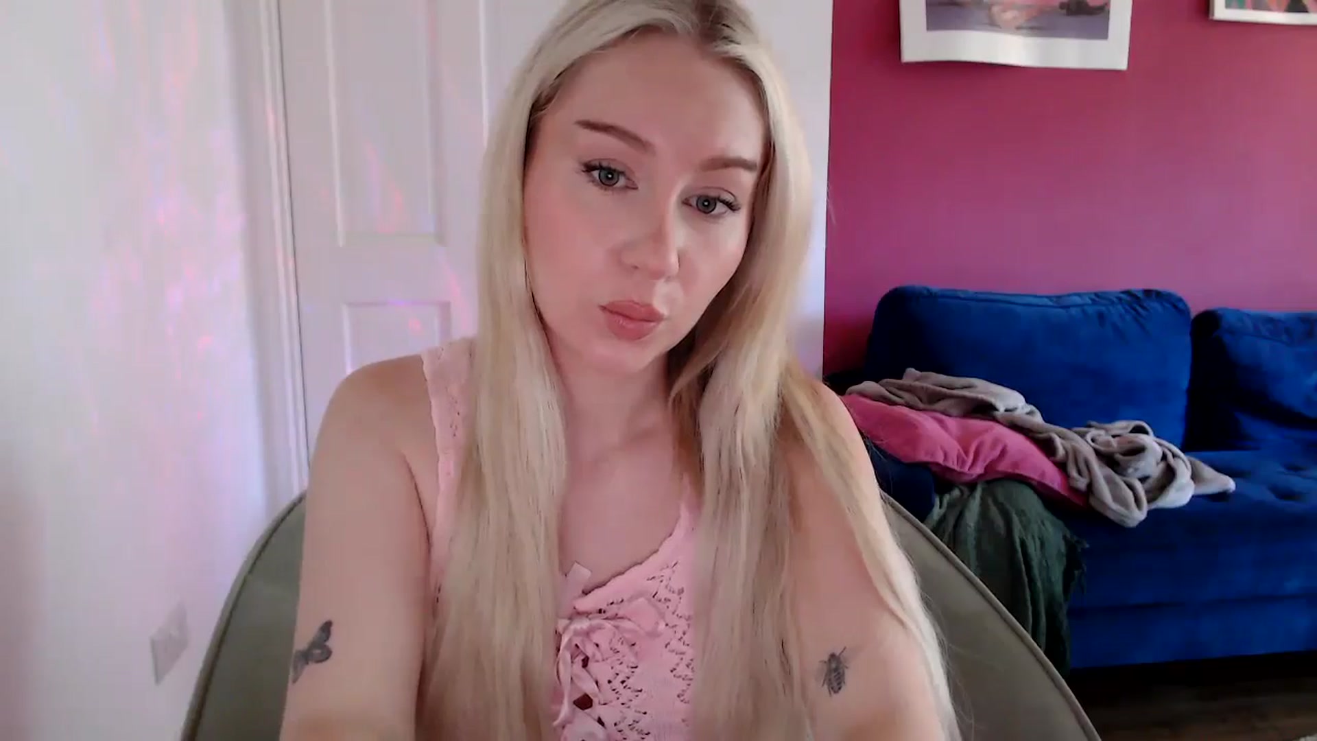 Gallery image thumbnail from PetiteAvax's myfreecams stream on, 08/25/2024, 10:12 image 10 of 20