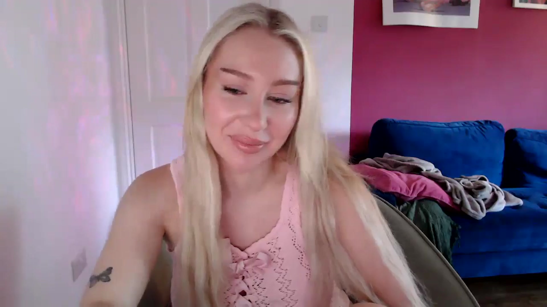 Gallery image thumbnail from PetiteAvax's myfreecams stream on, 08/25/2024, 10:12 image 13 of 20