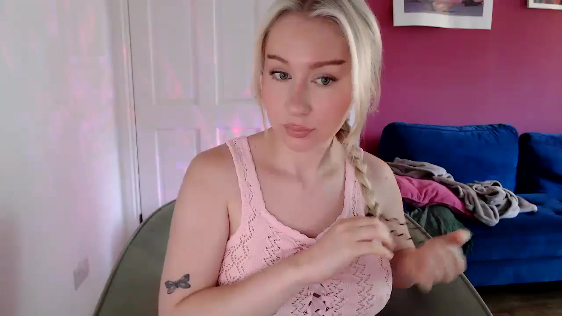 Gallery image thumbnail from PetiteAvax's myfreecams stream on, 08/25/2024, 10:12 image 14 of 20