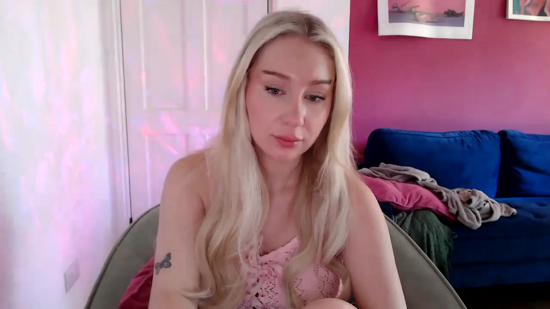 Gallery image thumbnail from PetiteAvax's myfreecams stream on, 08/25/2024, 11:55 image 6 of 20