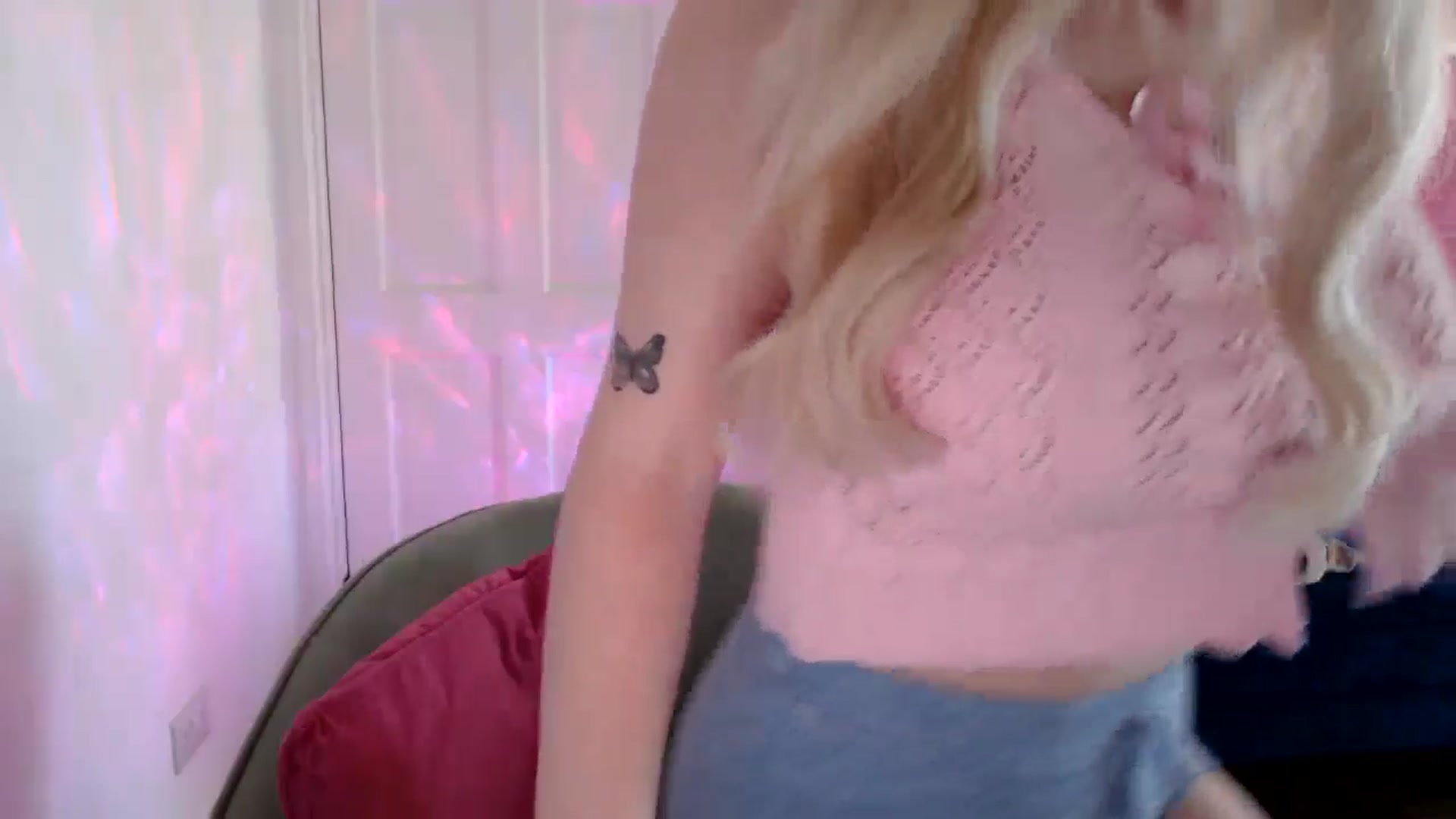 Gallery image thumbnail from PetiteAvax's myfreecams stream on, 08/25/2024, 11:55 image 3 of 20