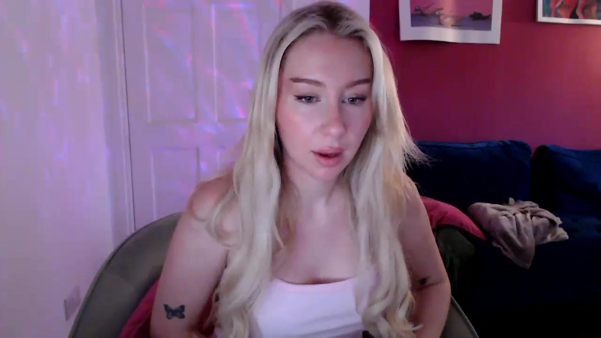 Gallery image thumbnail from PetiteAvax's myfreecams stream on, 08/25/2024, 18:28 image 6 of 20