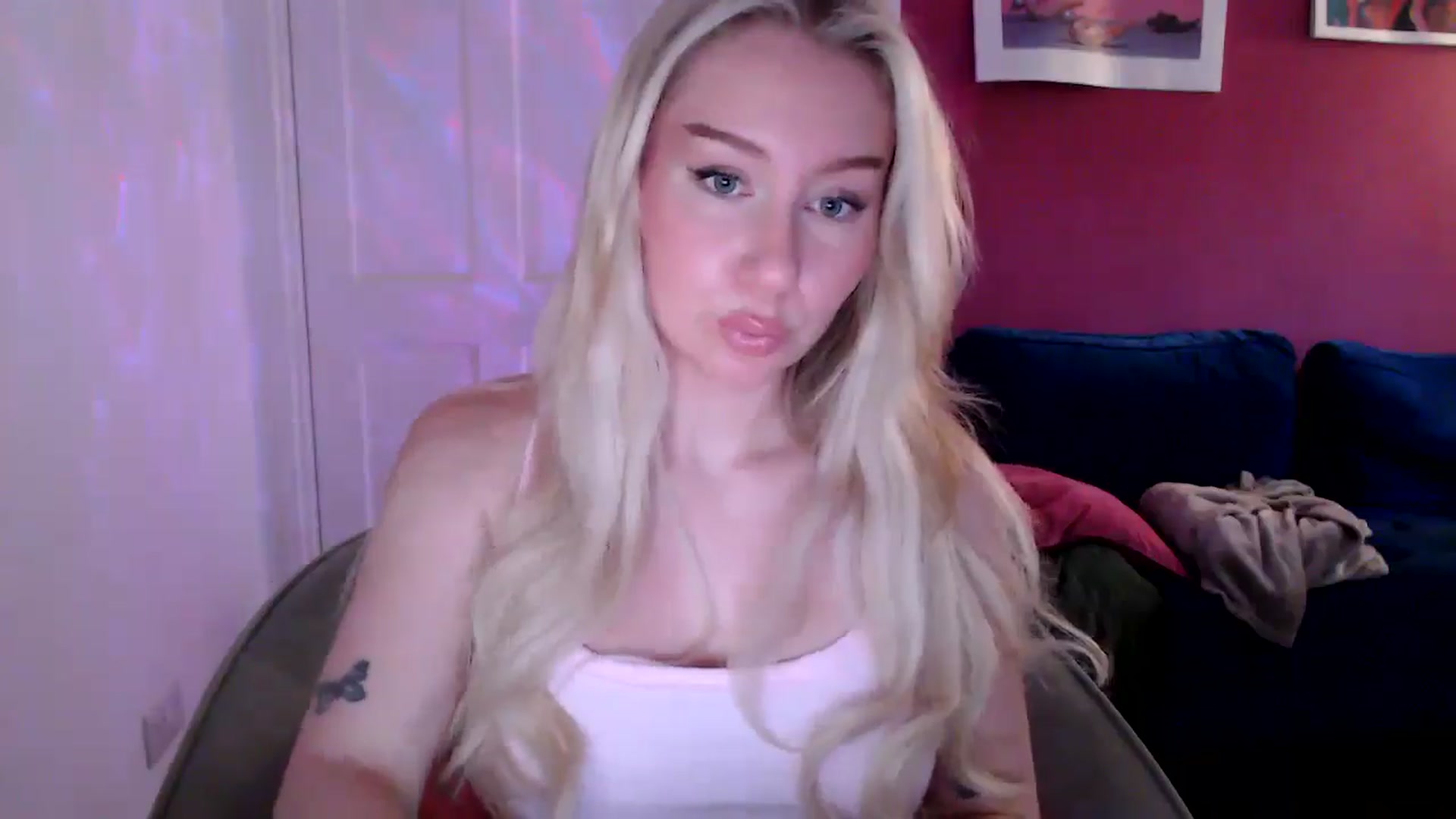 Gallery image thumbnail from PetiteAvax's myfreecams stream on, 08/25/2024, 18:28 image 2 of 20