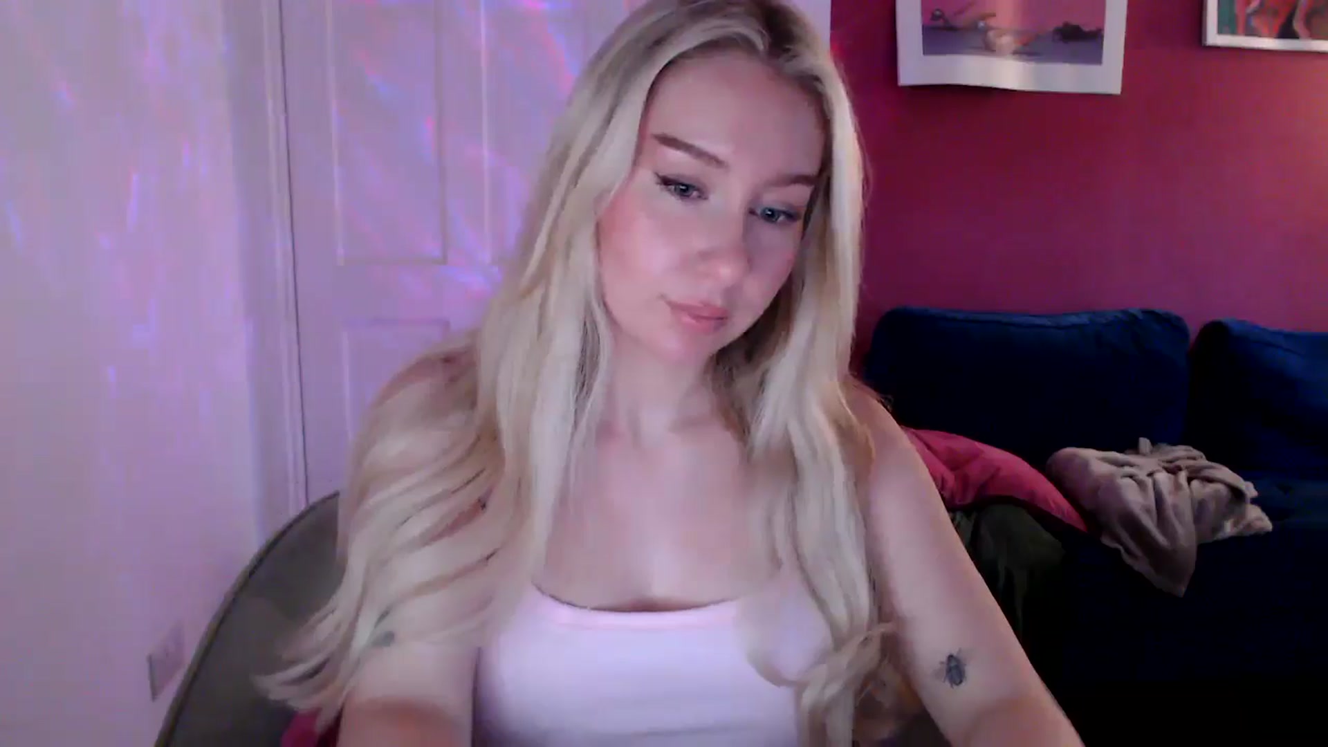 Gallery image thumbnail from PetiteAvax's myfreecams stream on, 08/25/2024, 18:28 image 4 of 20