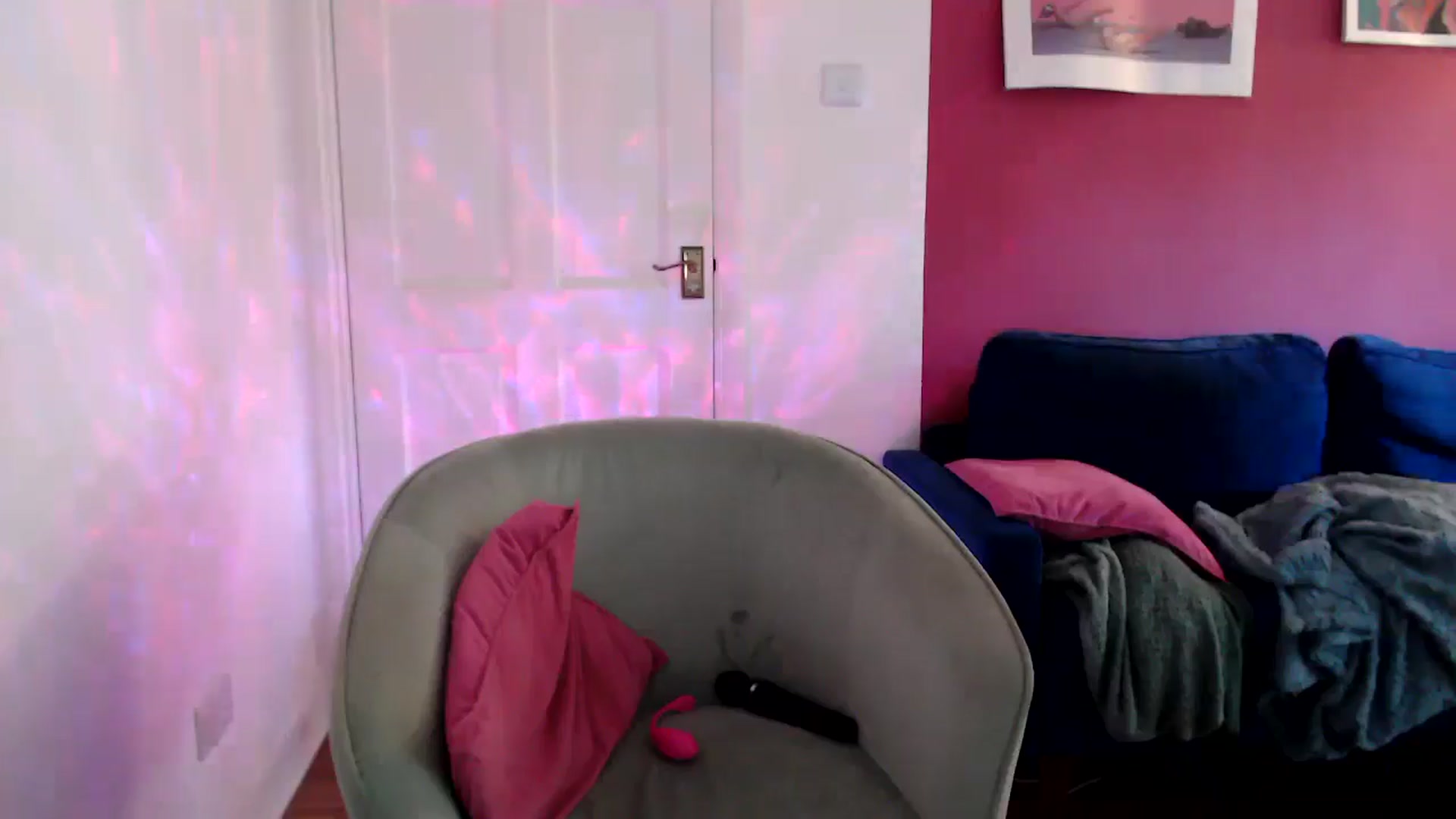 Gallery image thumbnail from PetiteAvax's myfreecams stream on, 08/26/2024, 10:11 image 6 of 20