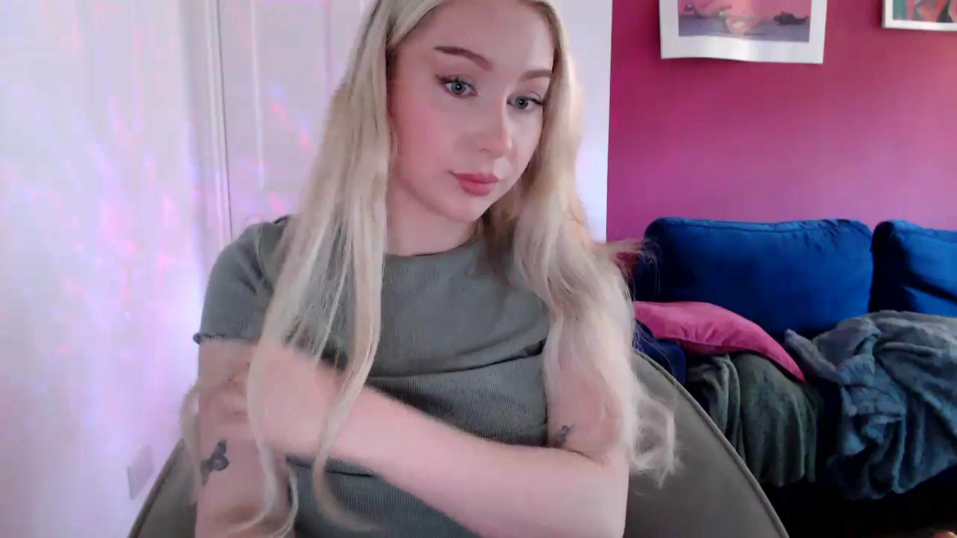 Gallery image thumbnail from PetiteAvax's myfreecams stream on, 08/26/2024, 10:11 image 17 of 20