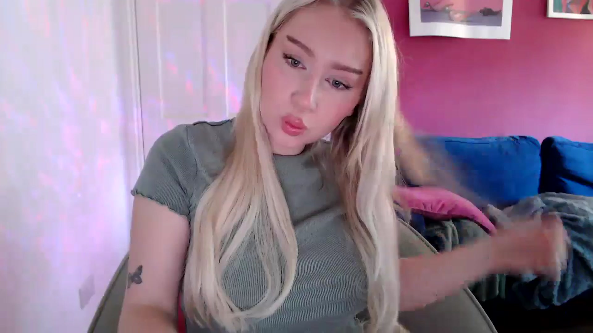 Gallery image thumbnail from PetiteAvax's myfreecams stream on, 08/26/2024, 10:11 image 14 of 20