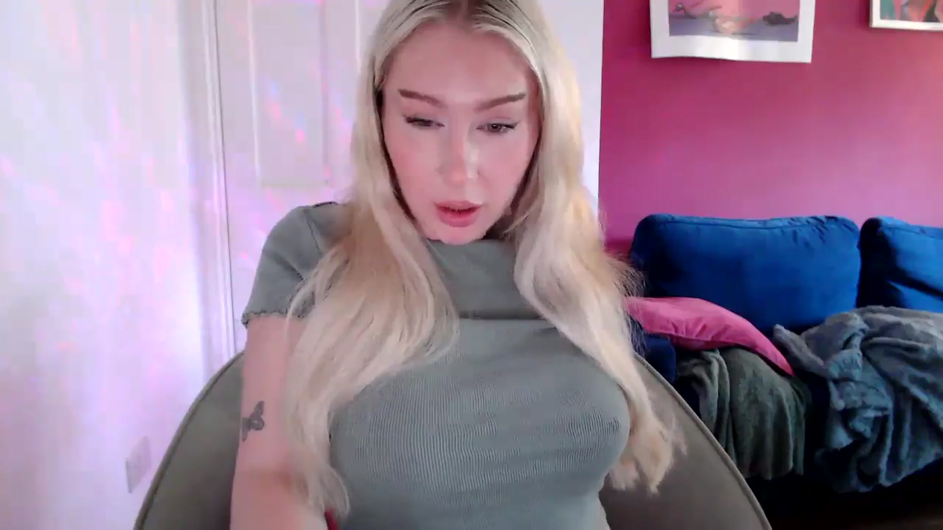 Gallery image thumbnail from PetiteAvax's myfreecams stream on, 08/26/2024, 10:11 image 15 of 20