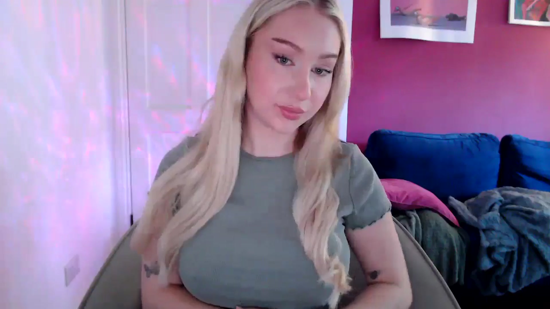 Gallery image thumbnail from PetiteAvax's myfreecams stream on, 08/26/2024, 10:11 image 4 of 20