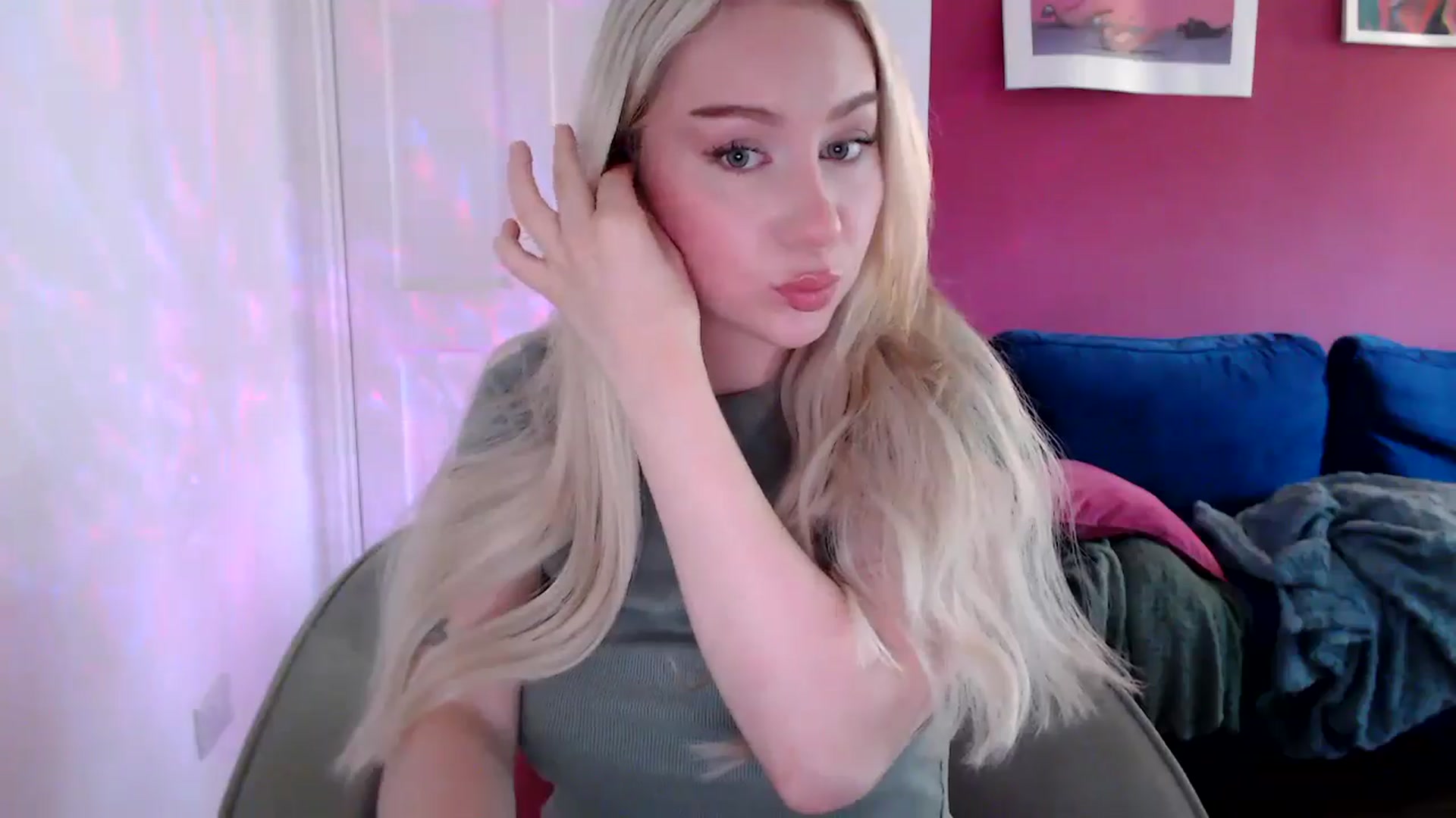 Gallery image thumbnail from PetiteAvax's myfreecams stream on, 08/26/2024, 10:11 image 9 of 20