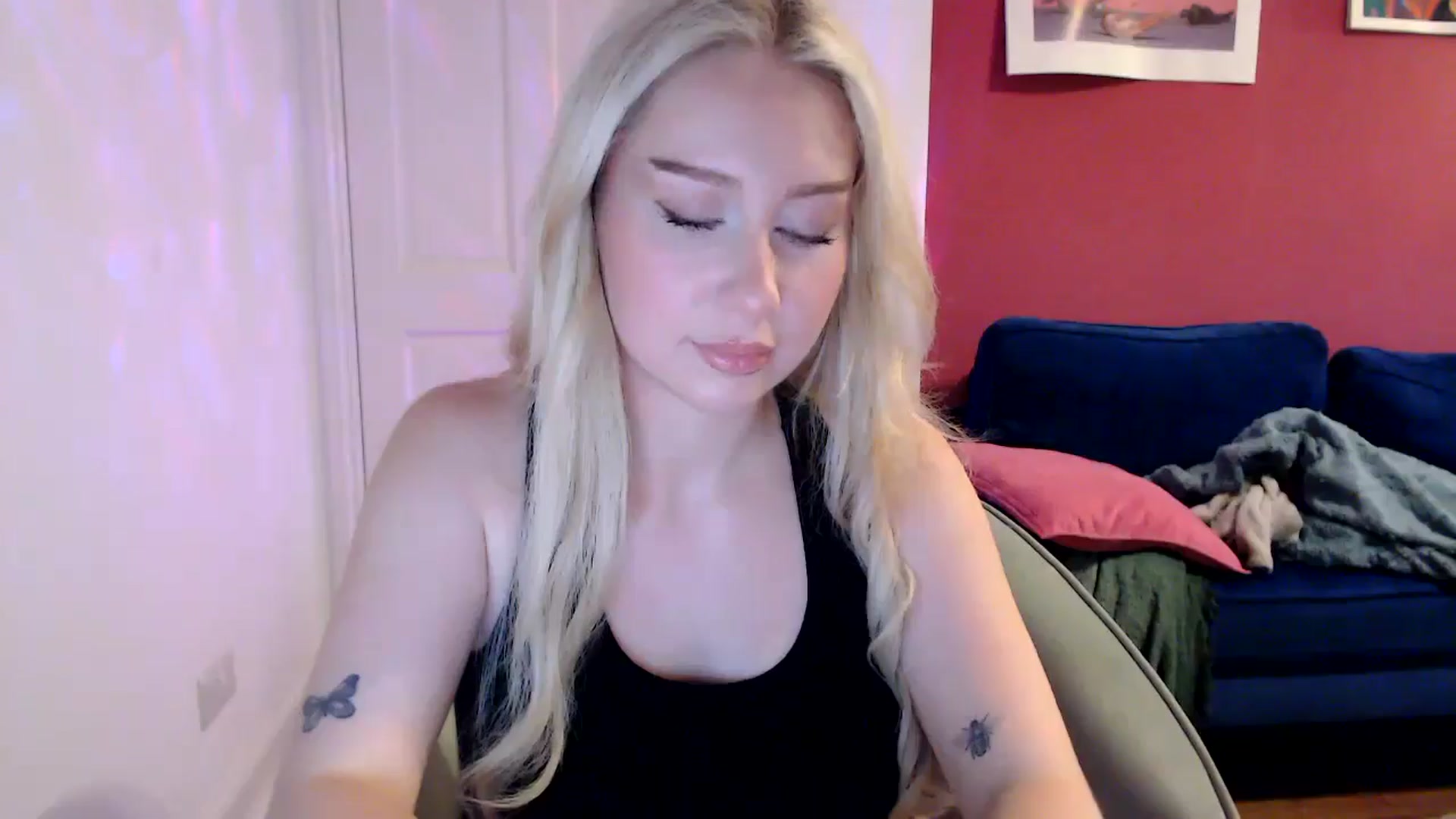 Gallery image thumbnail from PetiteAvax's myfreecams stream on, 08/26/2024, 19:01 image 12 of 20