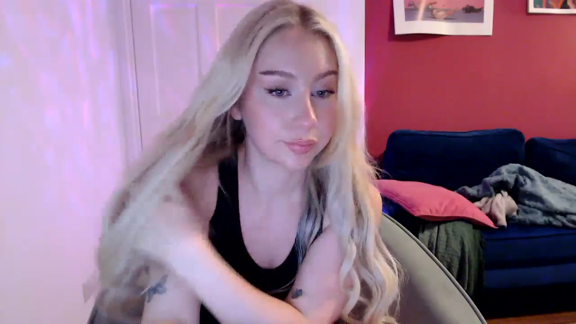 Gallery image thumbnail from PetiteAvax's myfreecams stream on, 08/26/2024, 20:26 image 7 of 20