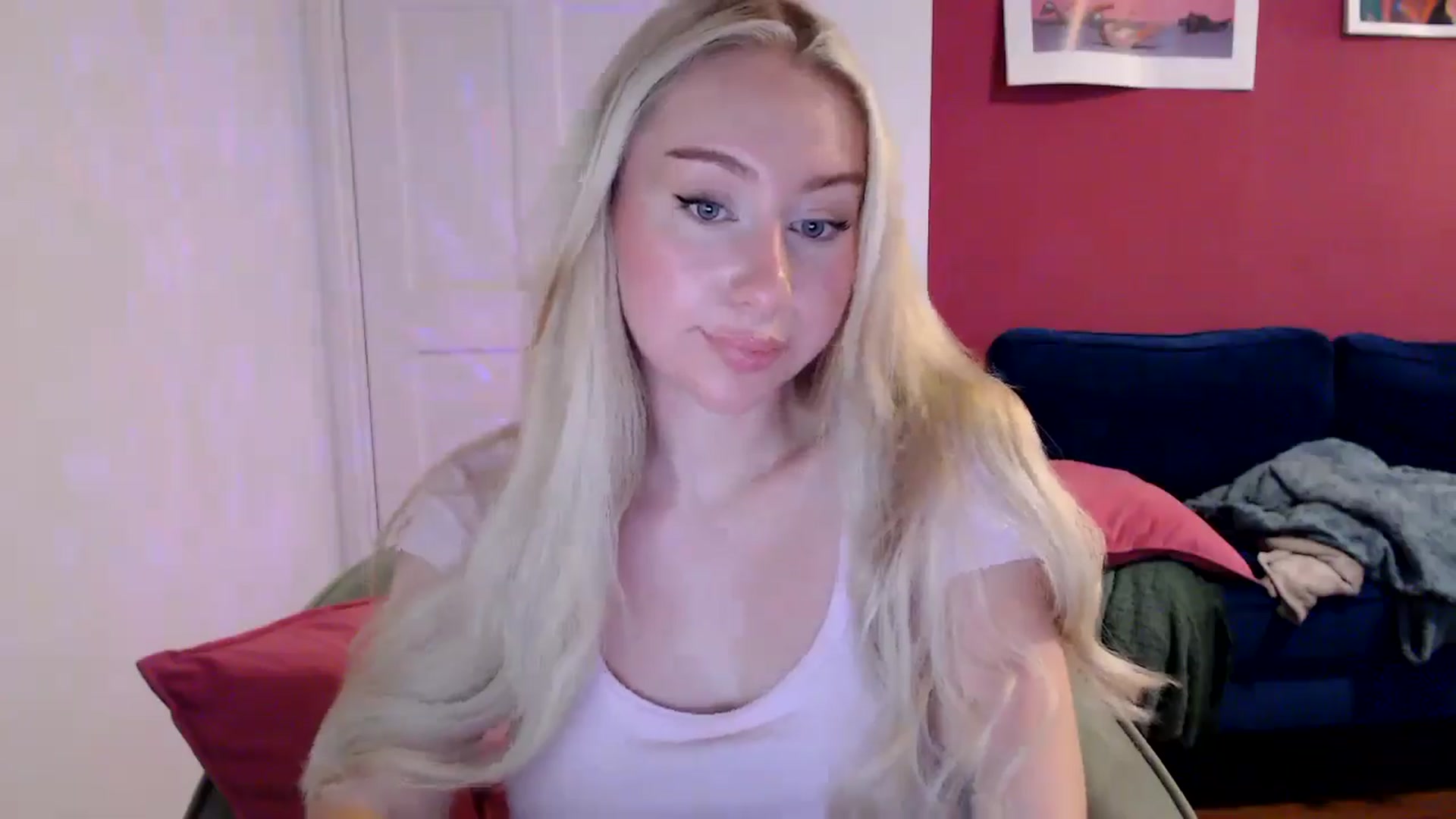 Gallery image thumbnail from PetiteAvax's myfreecams stream on, 08/27/2024, 19:18 image 17 of 20