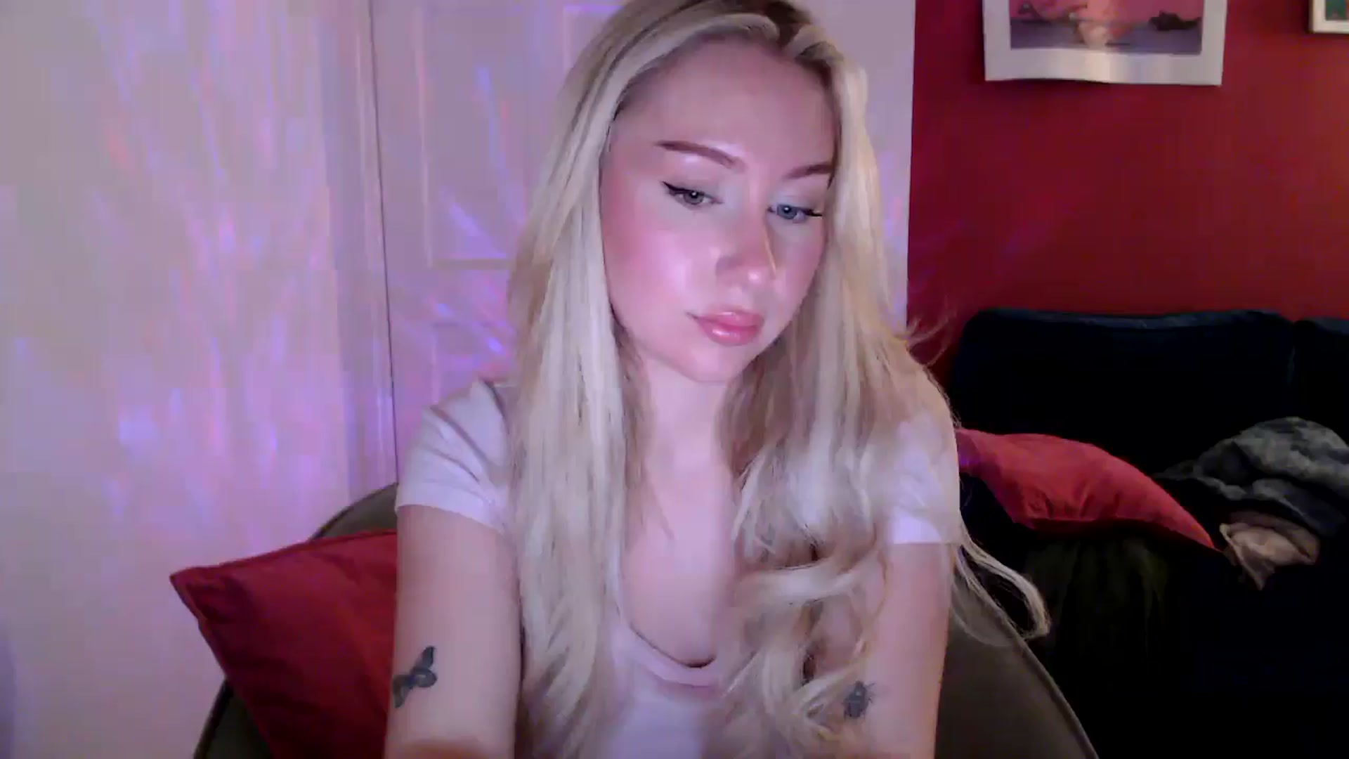 Gallery image thumbnail from PetiteAvax's myfreecams stream on, 08/27/2024, 19:18 image 20 of 20