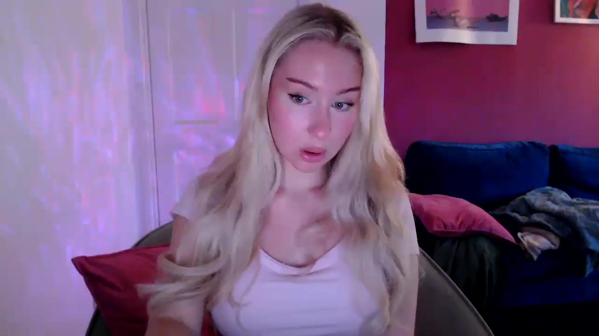 Gallery image thumbnail from PetiteAvax's myfreecams stream on, 08/27/2024, 19:18 image 9 of 20