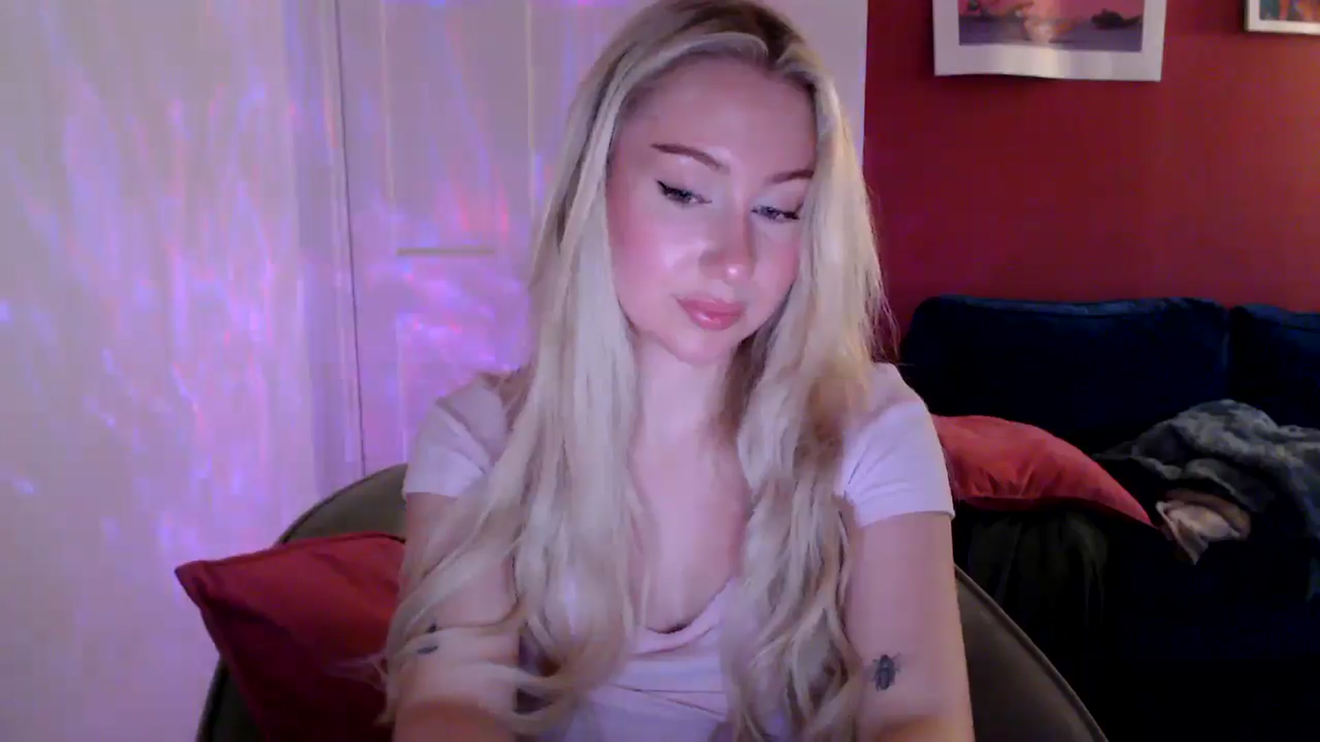 Gallery image thumbnail from PetiteAvax's myfreecams stream on, 08/27/2024, 19:18 image 15 of 20