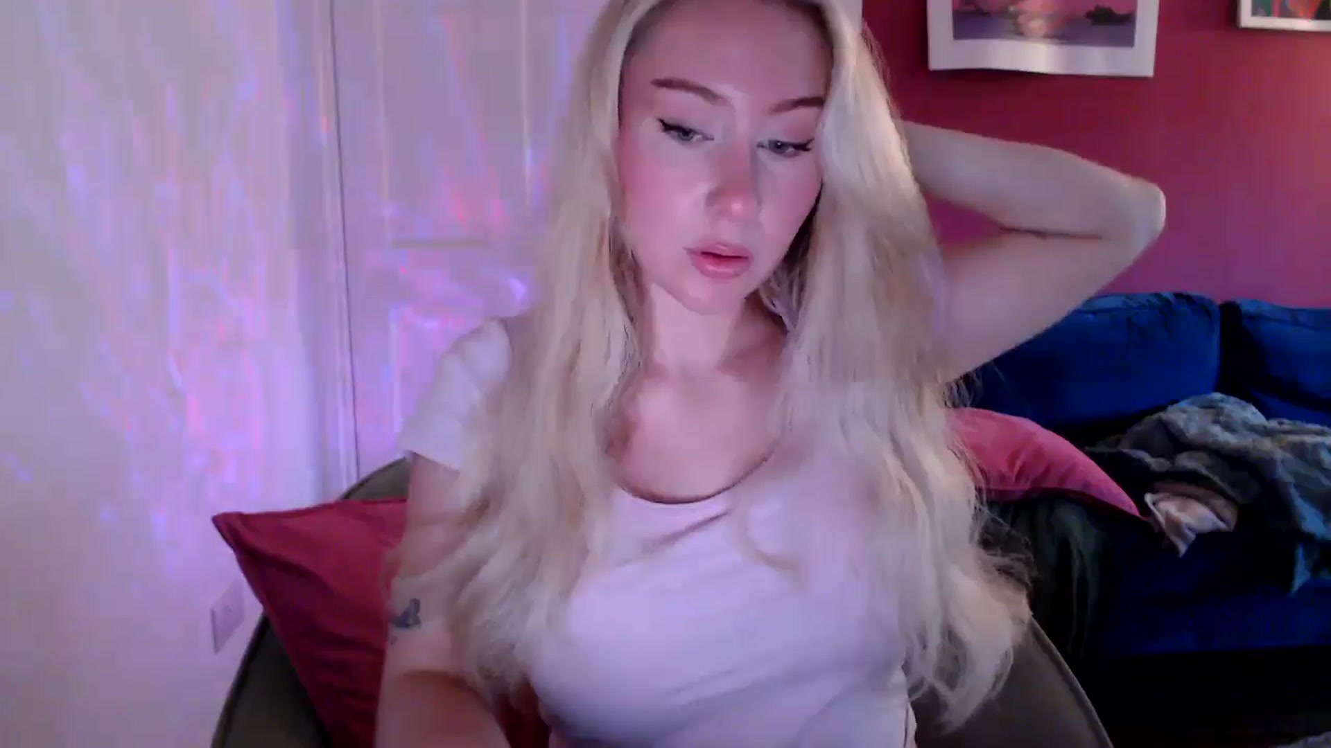 Gallery image thumbnail from PetiteAvax's myfreecams stream on, 08/27/2024, 19:18 image 7 of 20