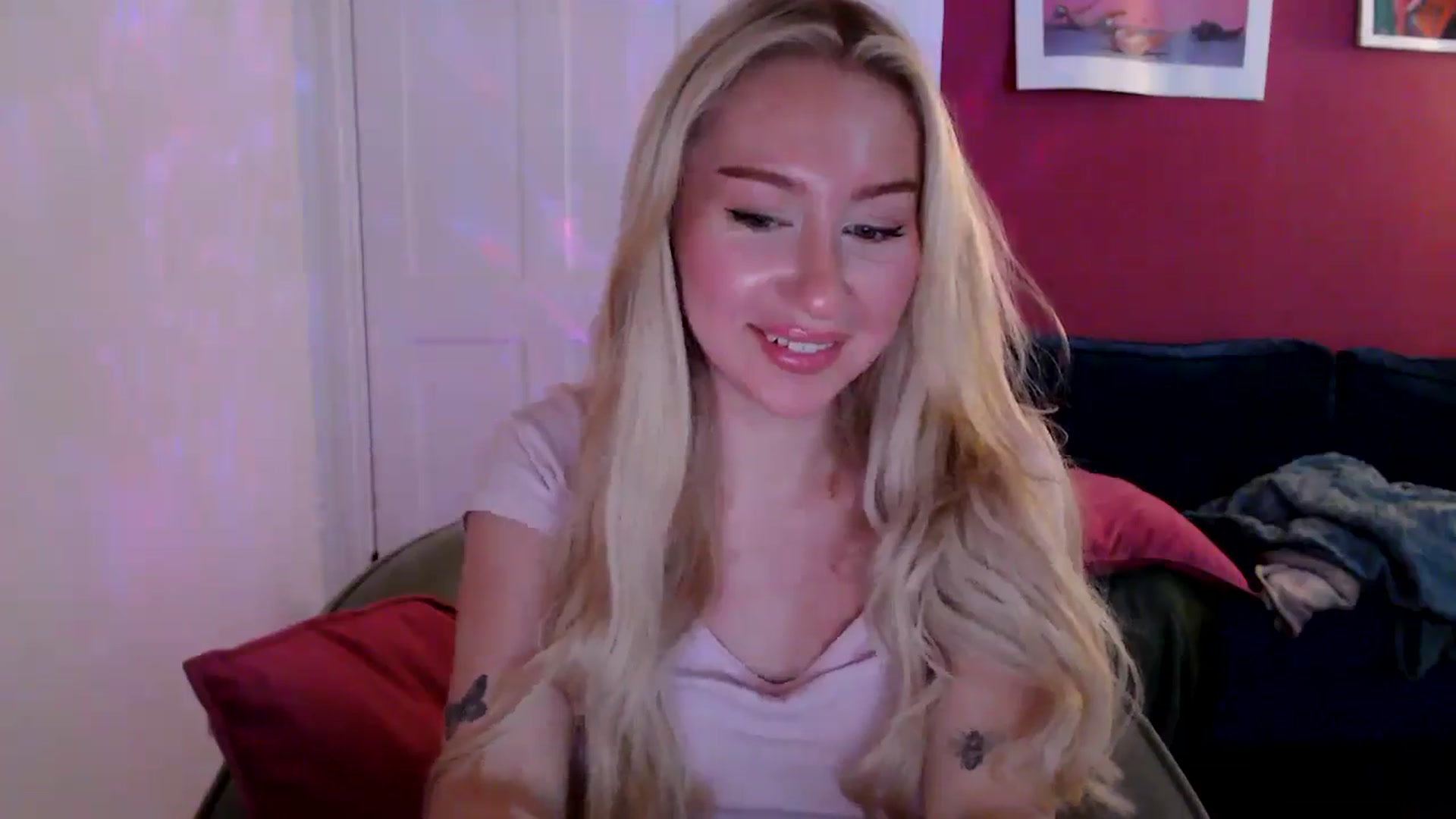 Gallery image thumbnail from PetiteAvax's myfreecams stream on, 08/27/2024, 20:03 image 5 of 20