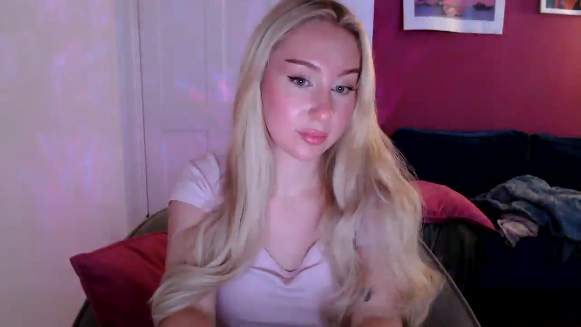 Gallery image thumbnail from PetiteAvax's myfreecams stream on, 08/27/2024, 20:03 image 6 of 20