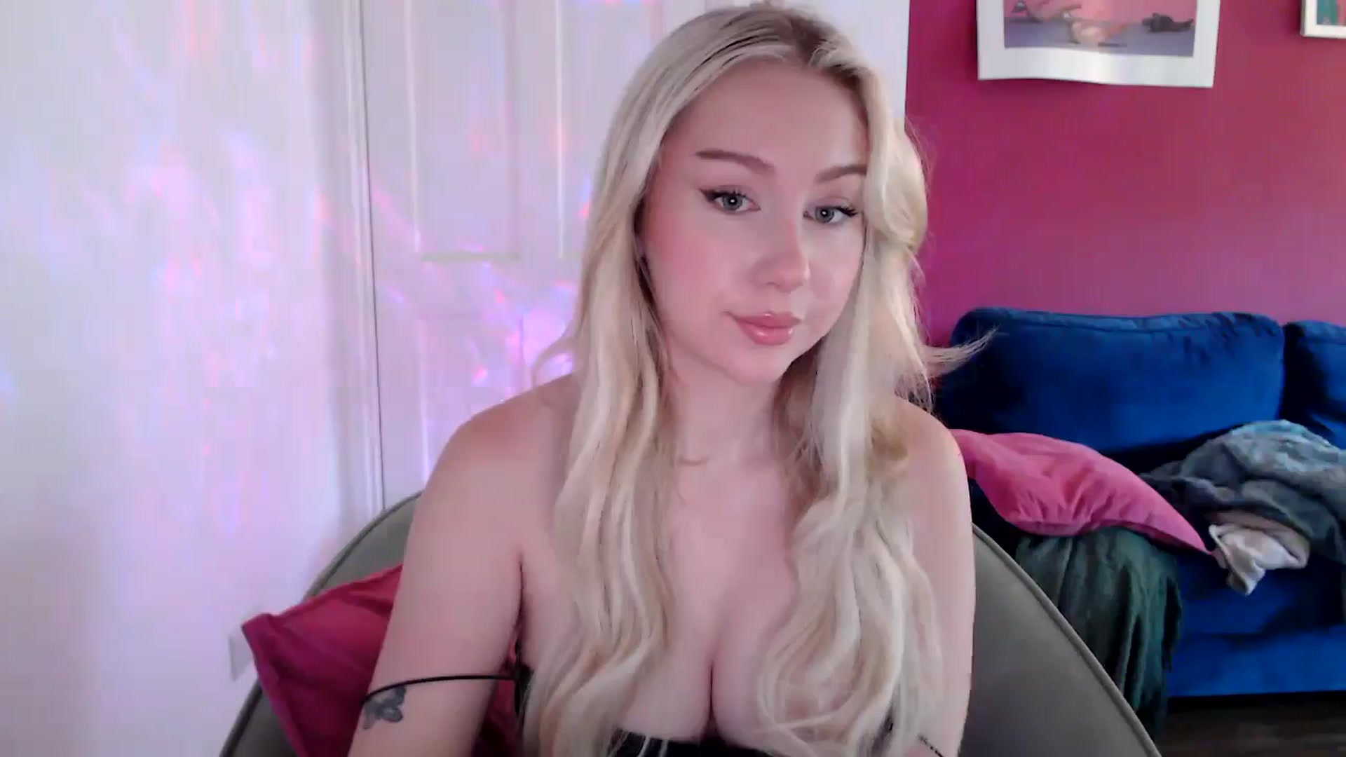 Gallery image thumbnail from PetiteAvax's myfreecams stream on, 08/28/2024, 08:00 image 3 of 20