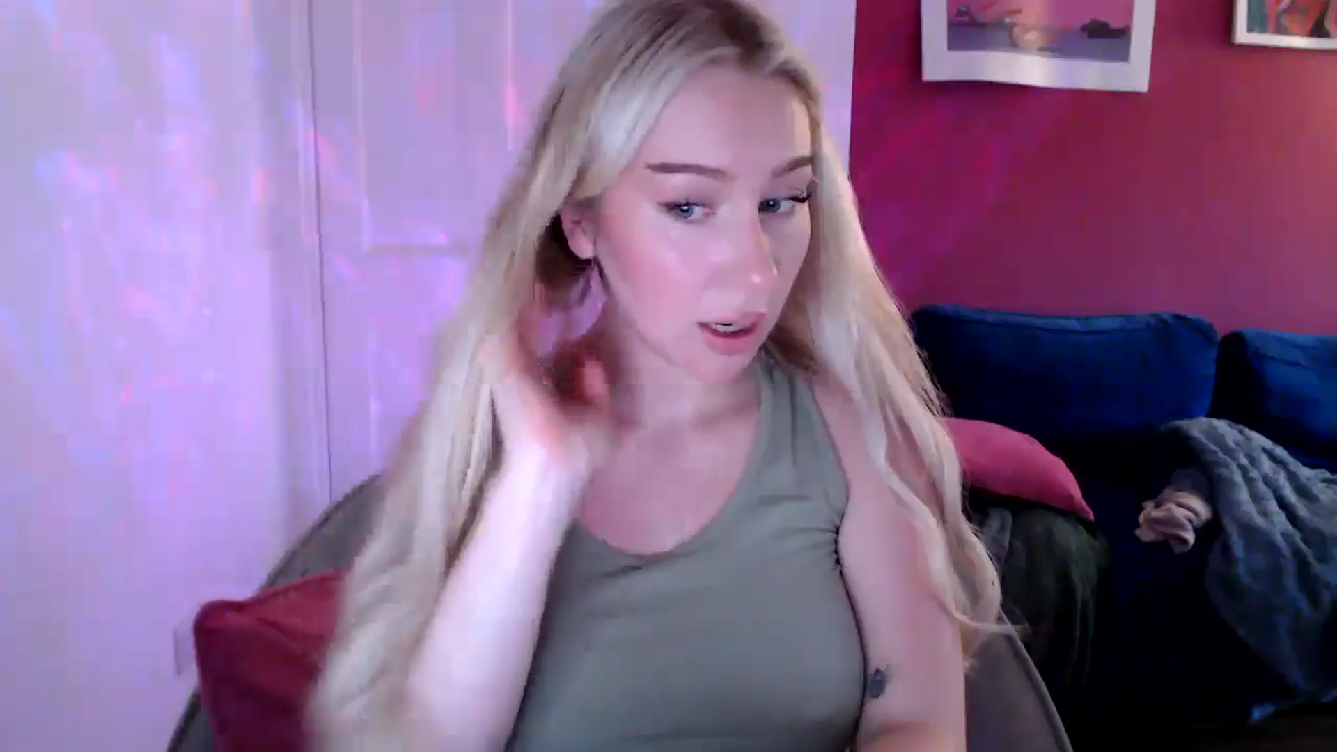 Gallery image thumbnail from PetiteAvax's myfreecams stream on, 08/28/2024, 18:41 image 18 of 20