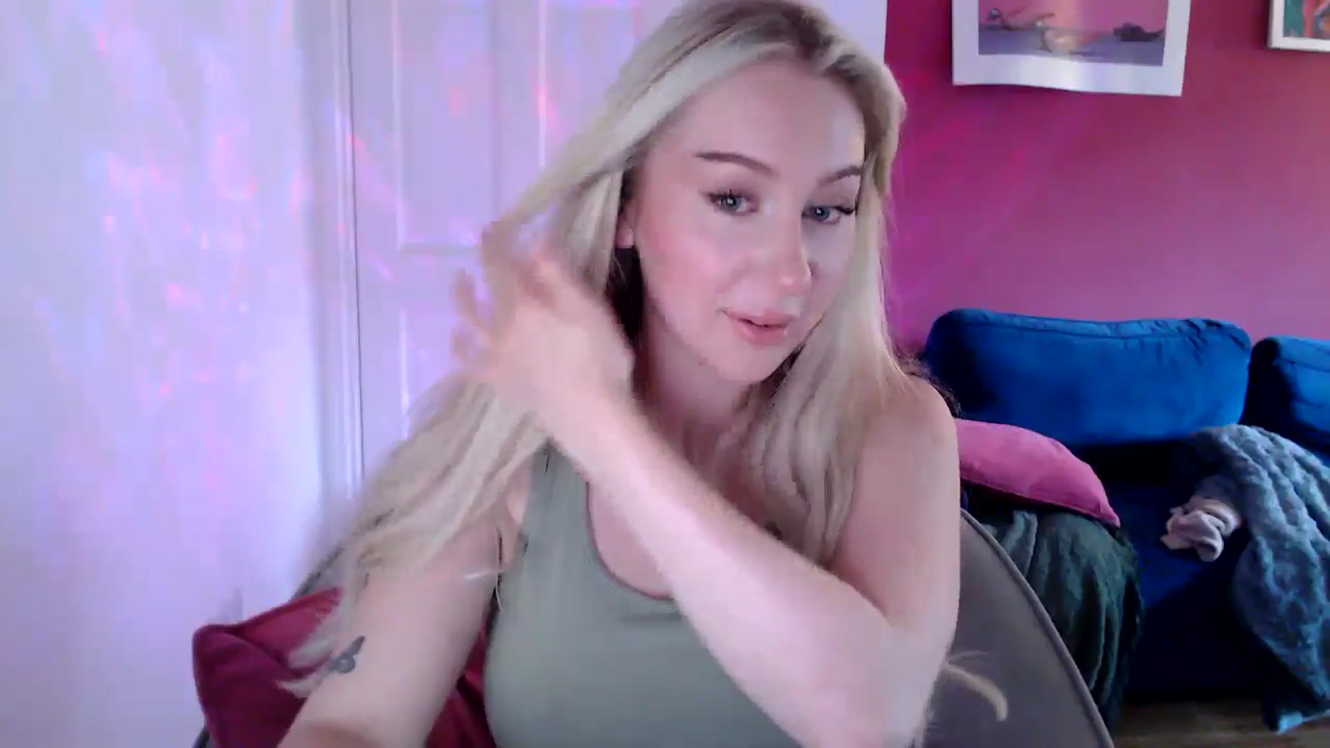 Gallery image thumbnail from PetiteAvax's myfreecams stream on, 08/28/2024, 18:41 image 8 of 20