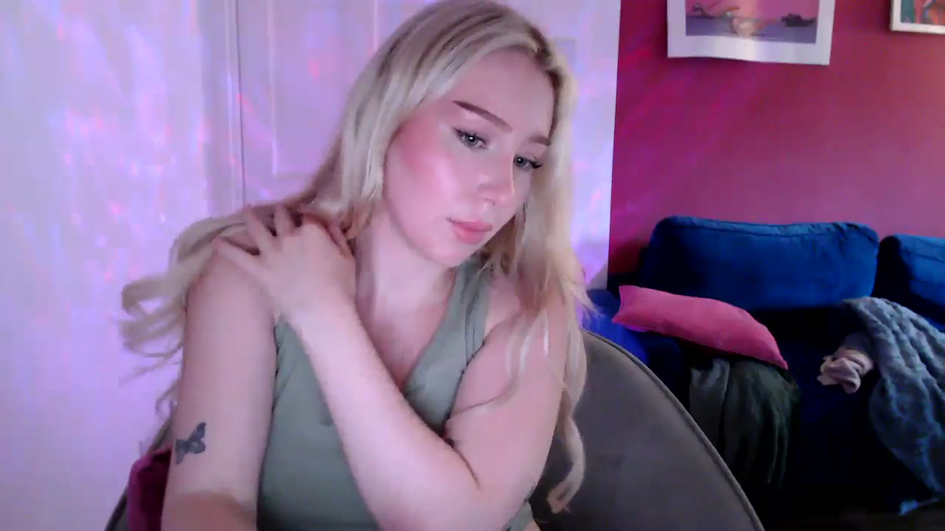Gallery image thumbnail from PetiteAvax's myfreecams stream on, 08/28/2024, 18:41 image 17 of 20
