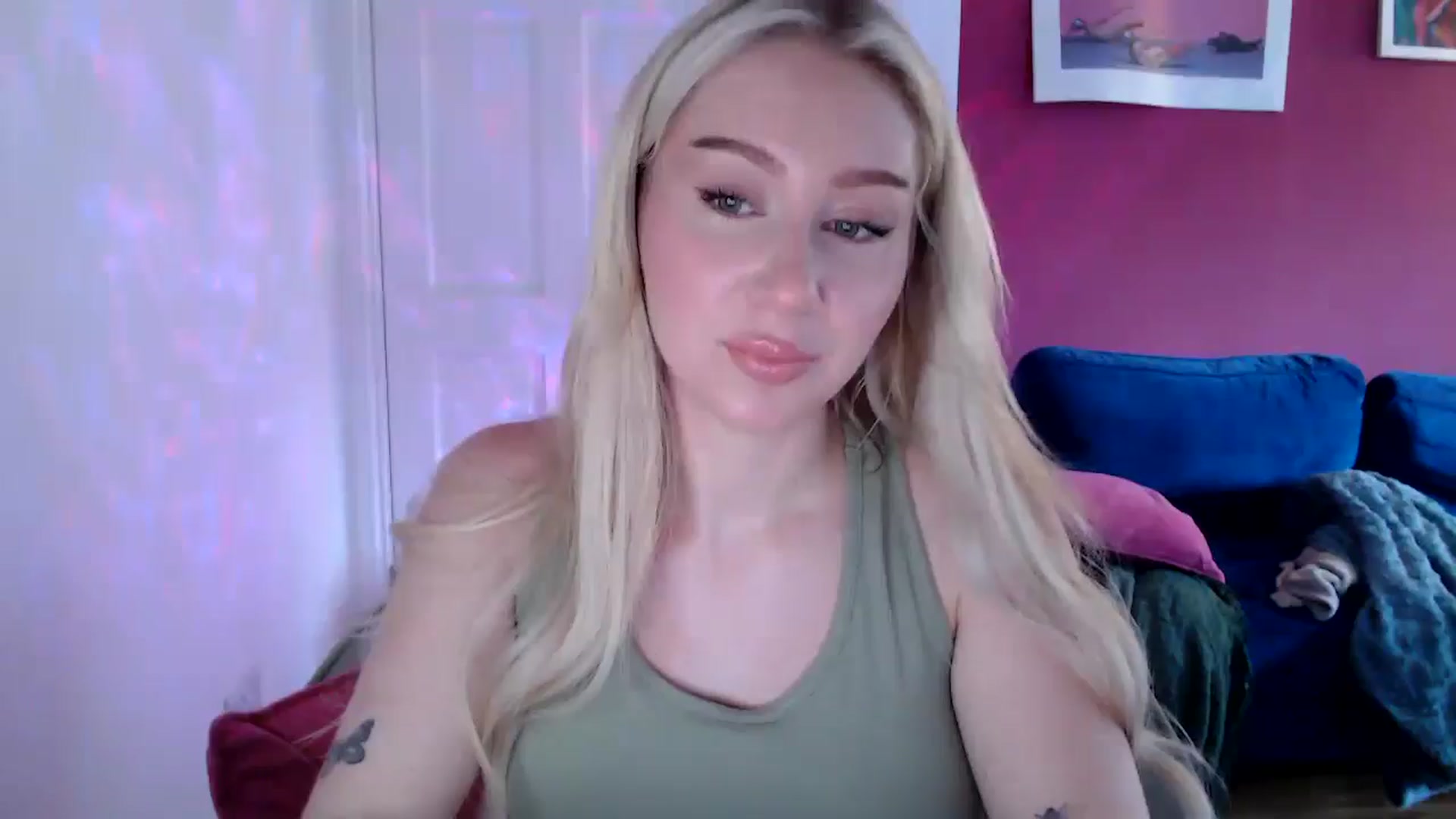 Gallery image thumbnail from PetiteAvax's myfreecams stream on, 08/28/2024, 18:41 image 7 of 20
