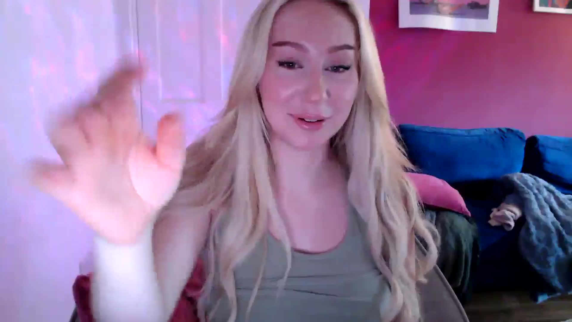 Gallery image thumbnail from PetiteAvax's myfreecams stream on, 08/28/2024, 18:41 image 13 of 20