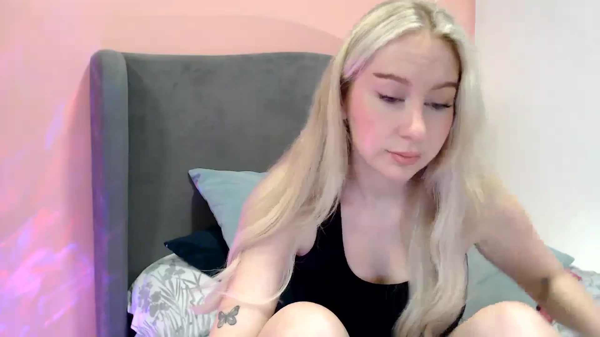 Gallery image thumbnail from PetiteAvax's myfreecams stream on, 08/28/2024, 20:33 image 13 of 20
