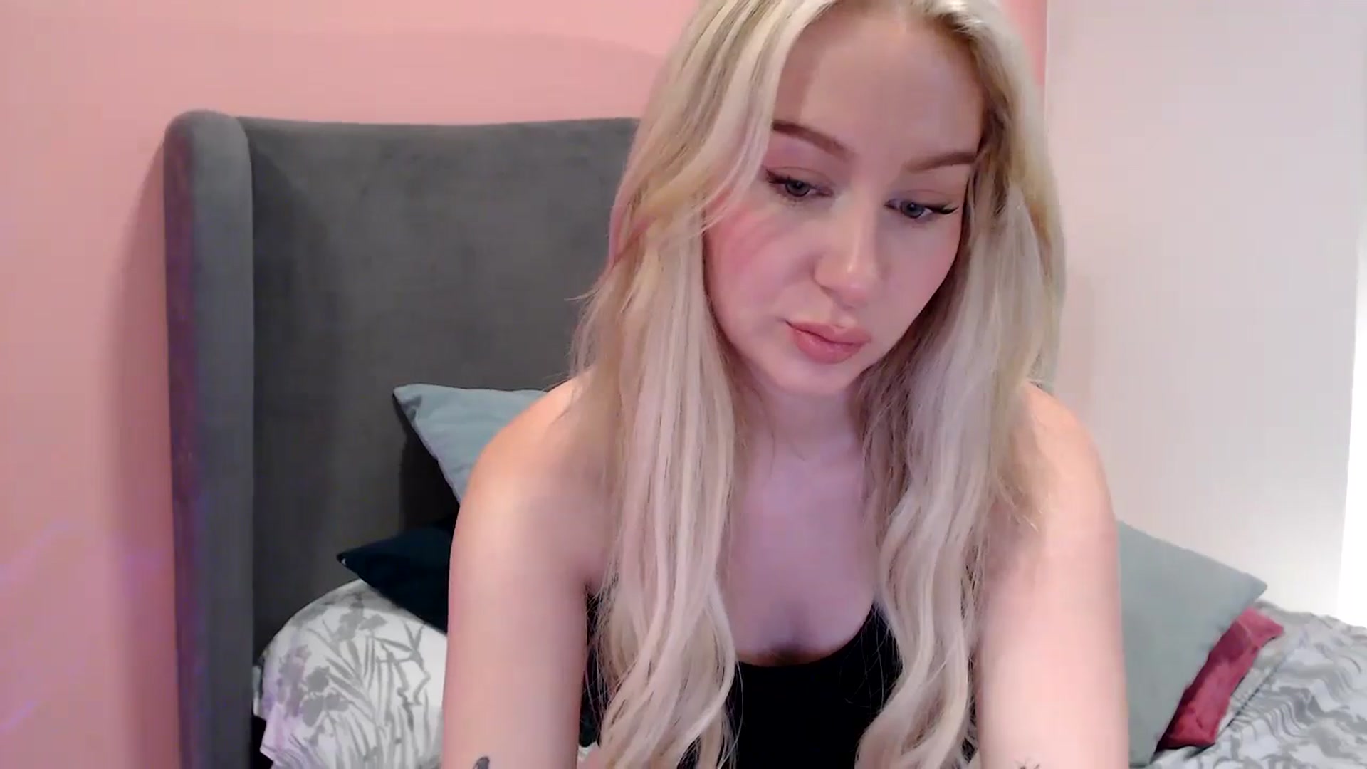 Gallery image thumbnail from PetiteAvax's myfreecams stream on, 08/28/2024, 20:33 image 11 of 20